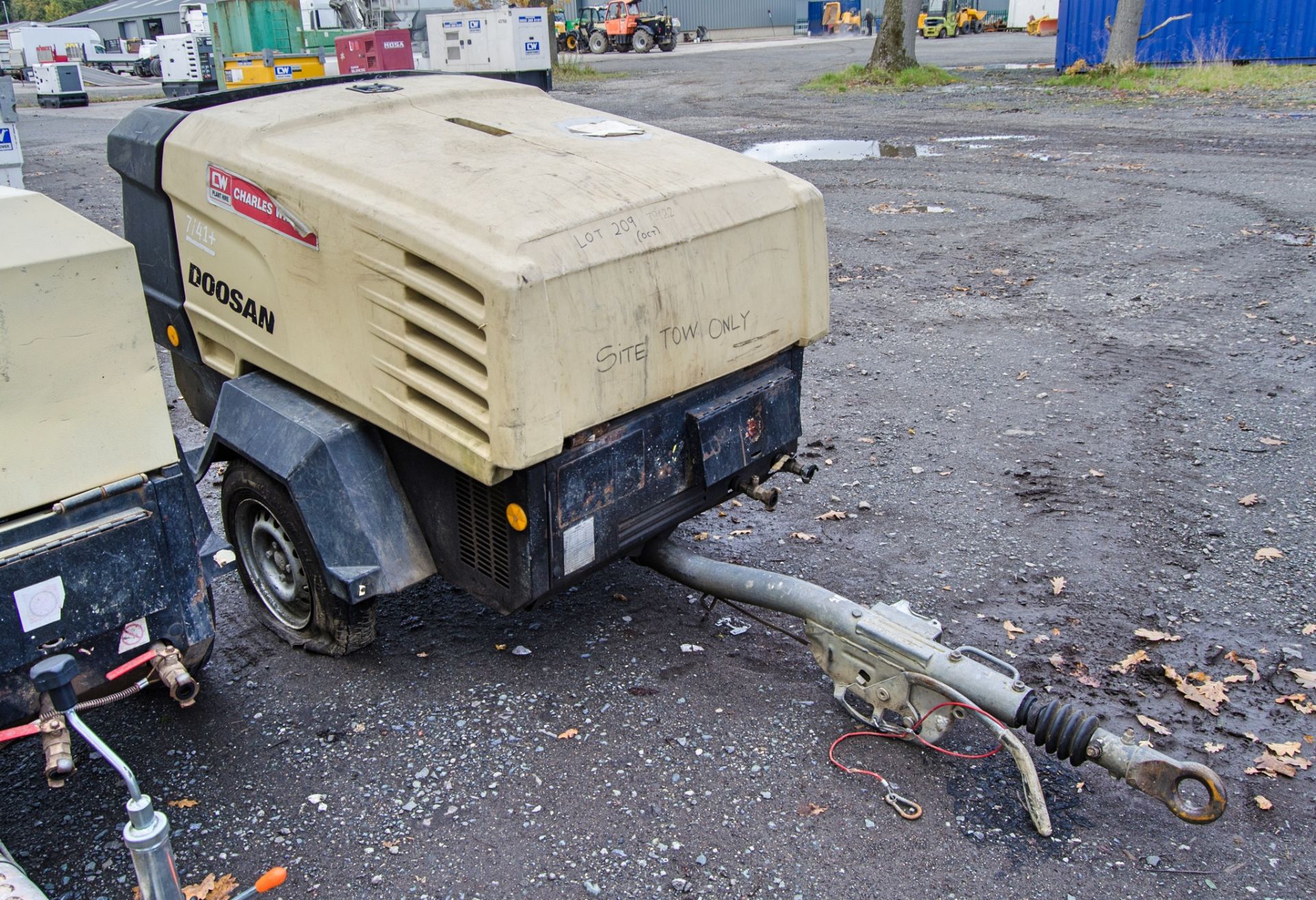 Doosan 7/41 diesel driven mobile air compressor Year: 2012 S/N: 431067 Recorded hours: 1865 79122 - Image 2 of 9