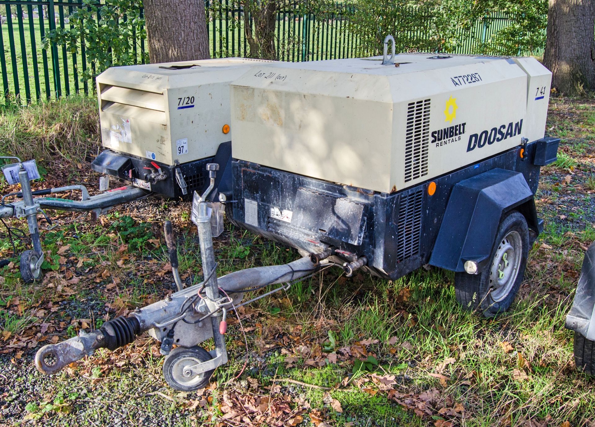 Doosan 7/41 diesel driven fast tow mobile air compressor Year: 2017 S/N: 434513 Recorded Hours: