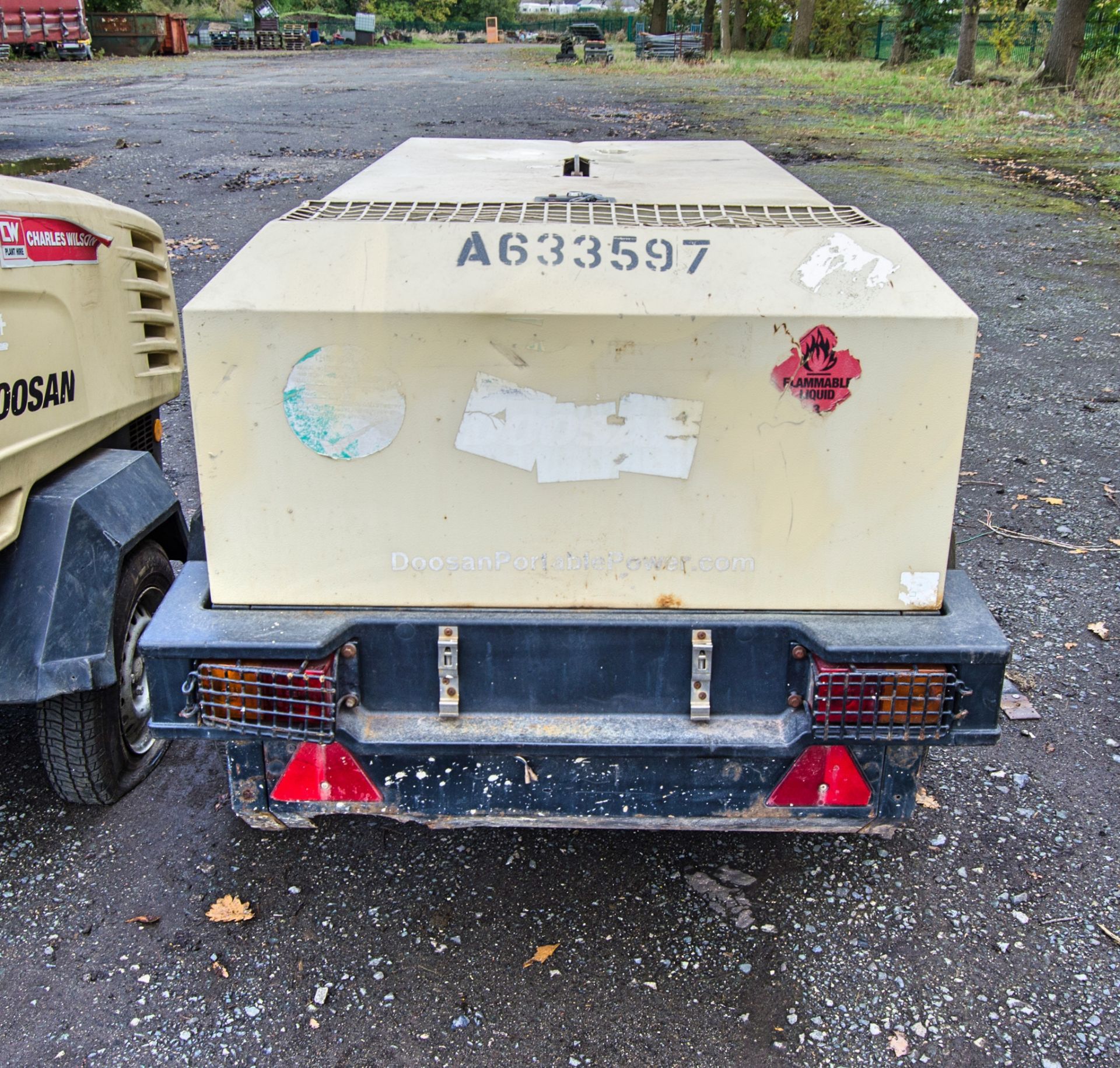 Doosan 7/41 diesel driven fast tow mobile air compressor Year: 2014 S/N: 432642 Recorded Hours: 364 - Image 6 of 10