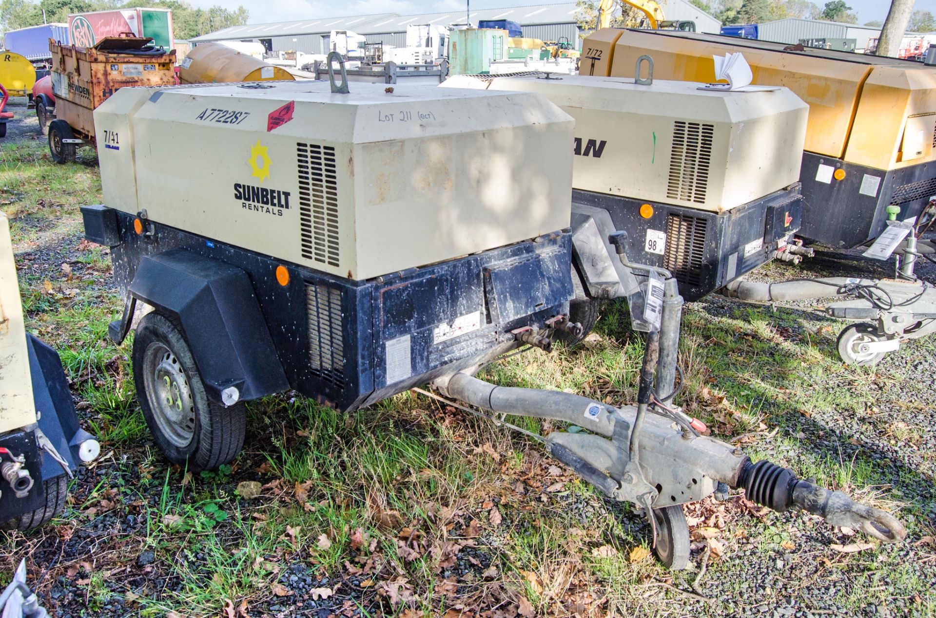 Doosan 7/41 diesel driven fast tow mobile air compressor Year: 2017 S/N: 434513 Recorded Hours: - Image 2 of 9