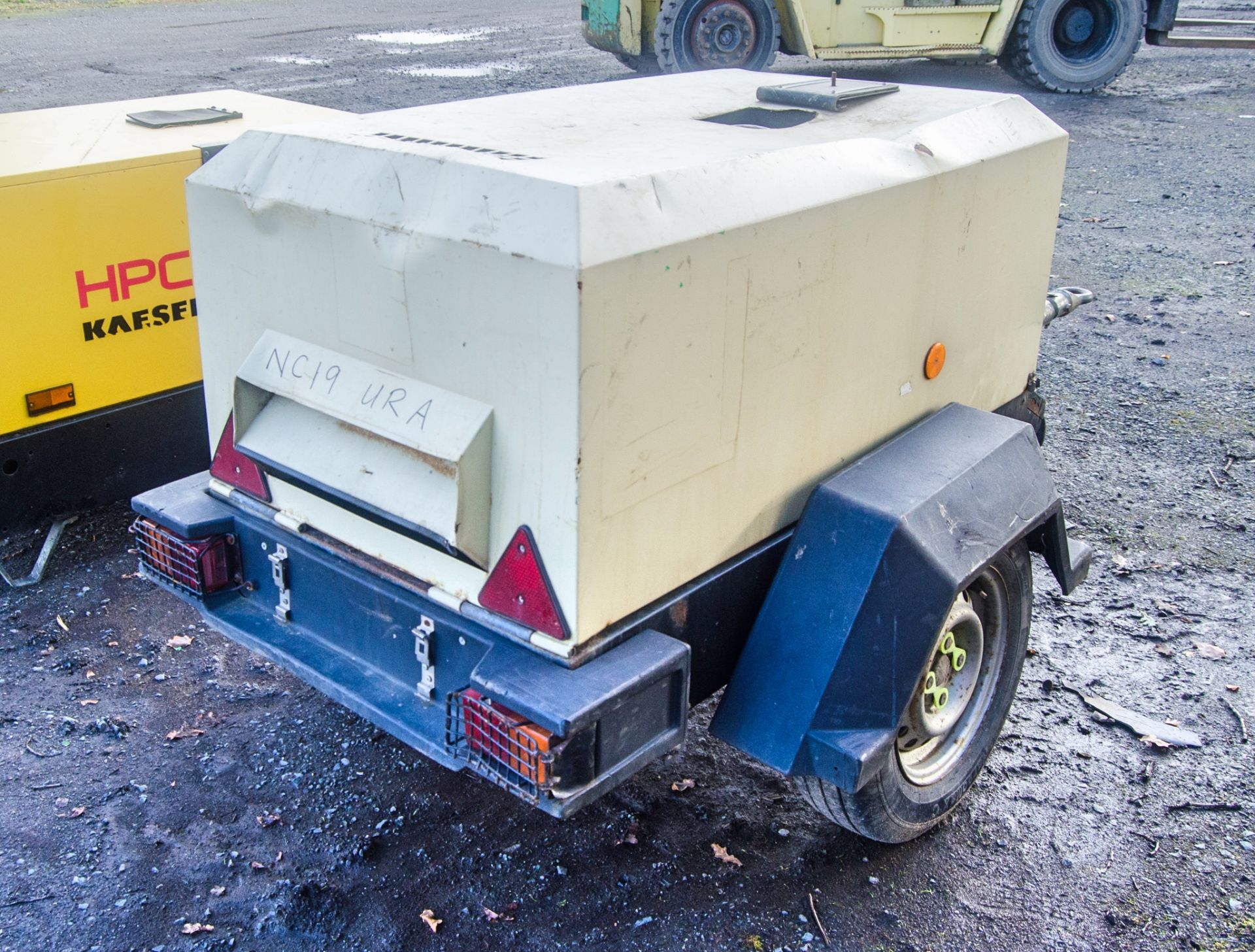 Doosan 7/20 diesel driven fast tow mobile air compressor Year: 2017 S/N: 124522 Recorded Hours: - Image 3 of 9