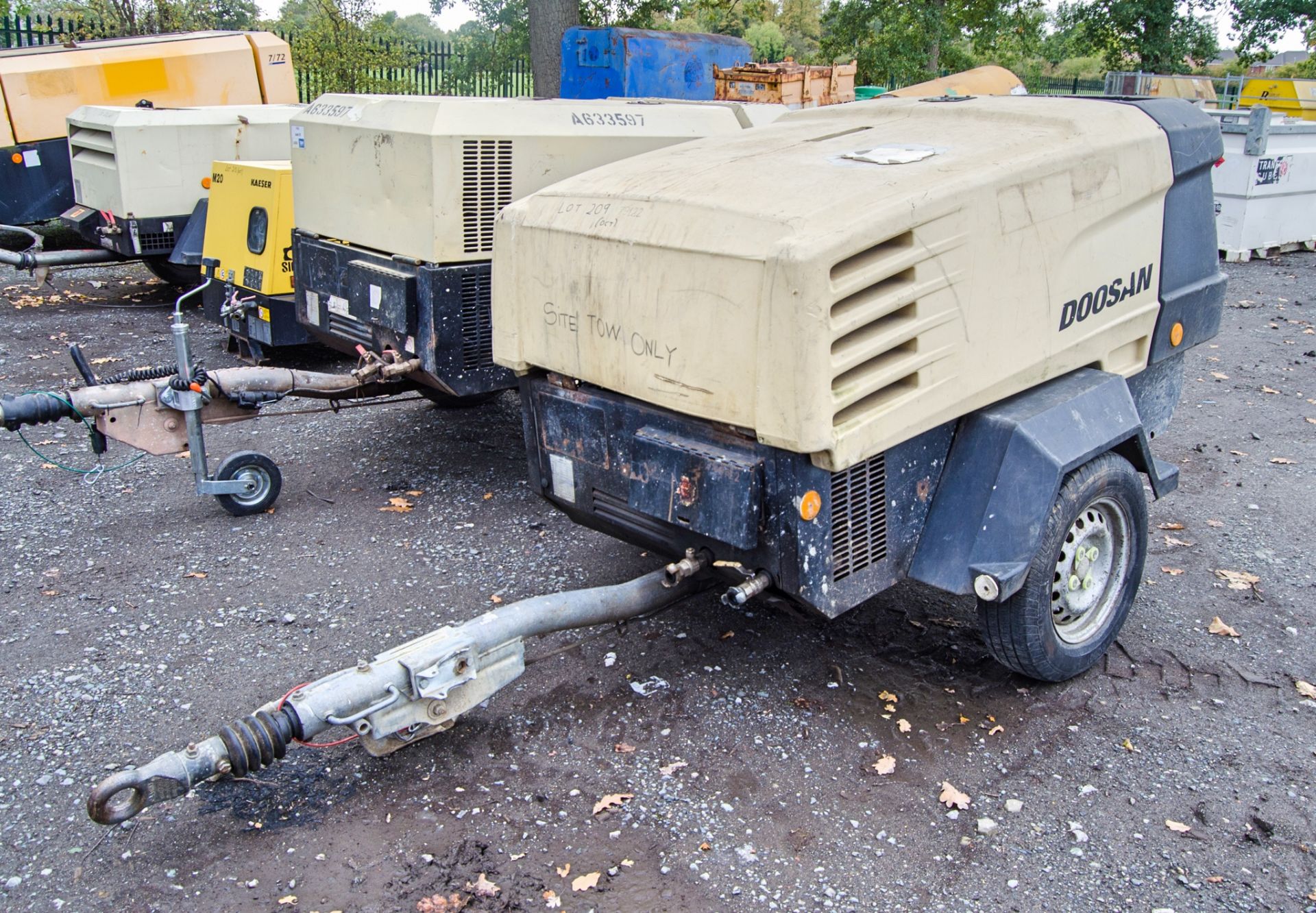 Doosan 7/41 diesel driven mobile air compressor Year: 2012 S/N: 431067 Recorded hours: 1865 79122