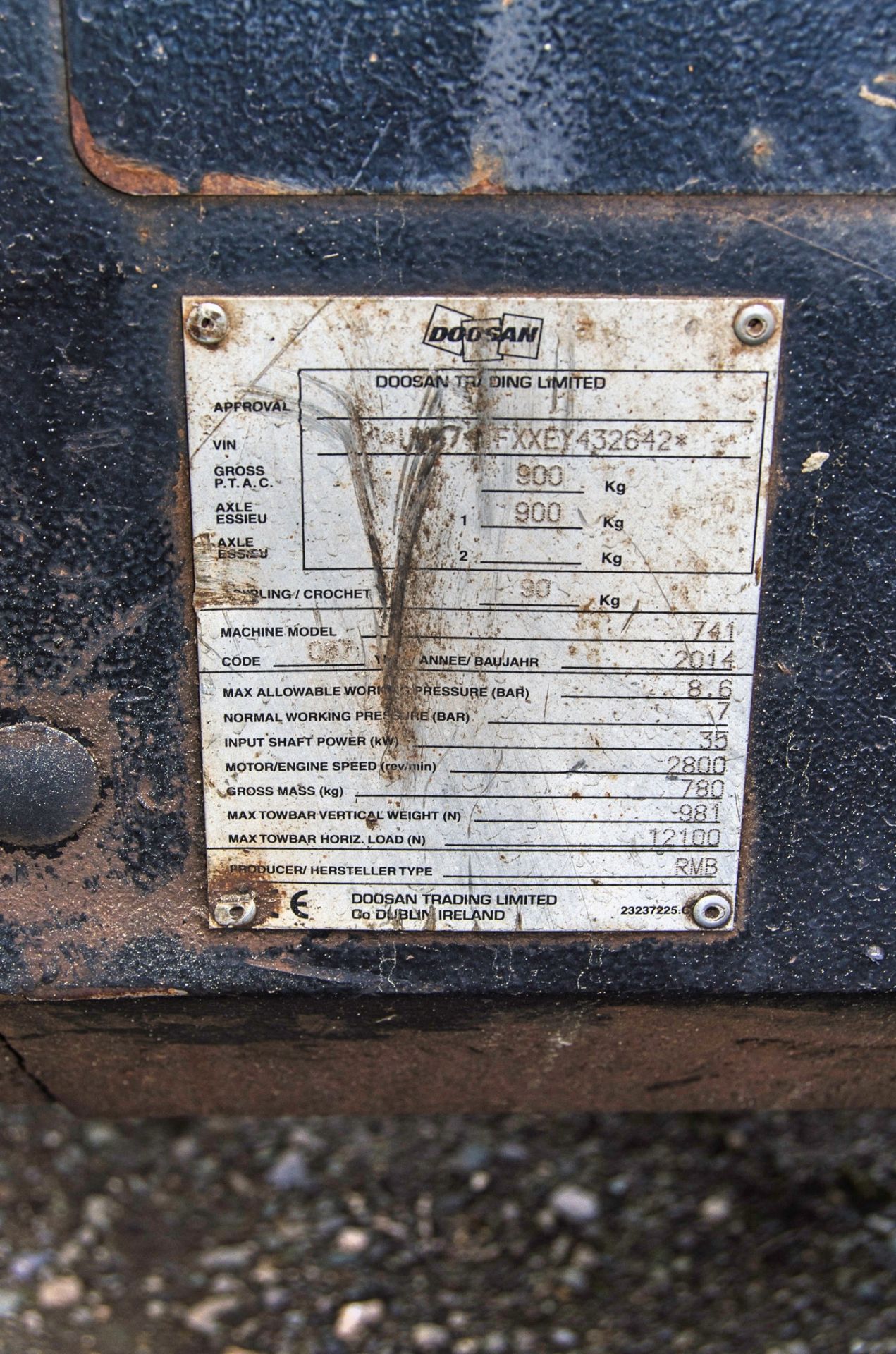 Doosan 7/41 diesel driven fast tow mobile air compressor Year: 2014 S/N: 432642 Recorded Hours: 364 - Image 8 of 10