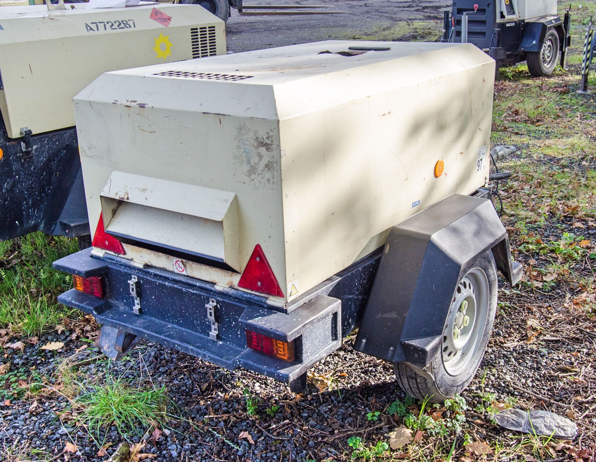 Doosan 7/20 diesel driven fast tow mobile air compressor Year: 2017 S/N: 124515 Recorded Hours: - Image 3 of 9