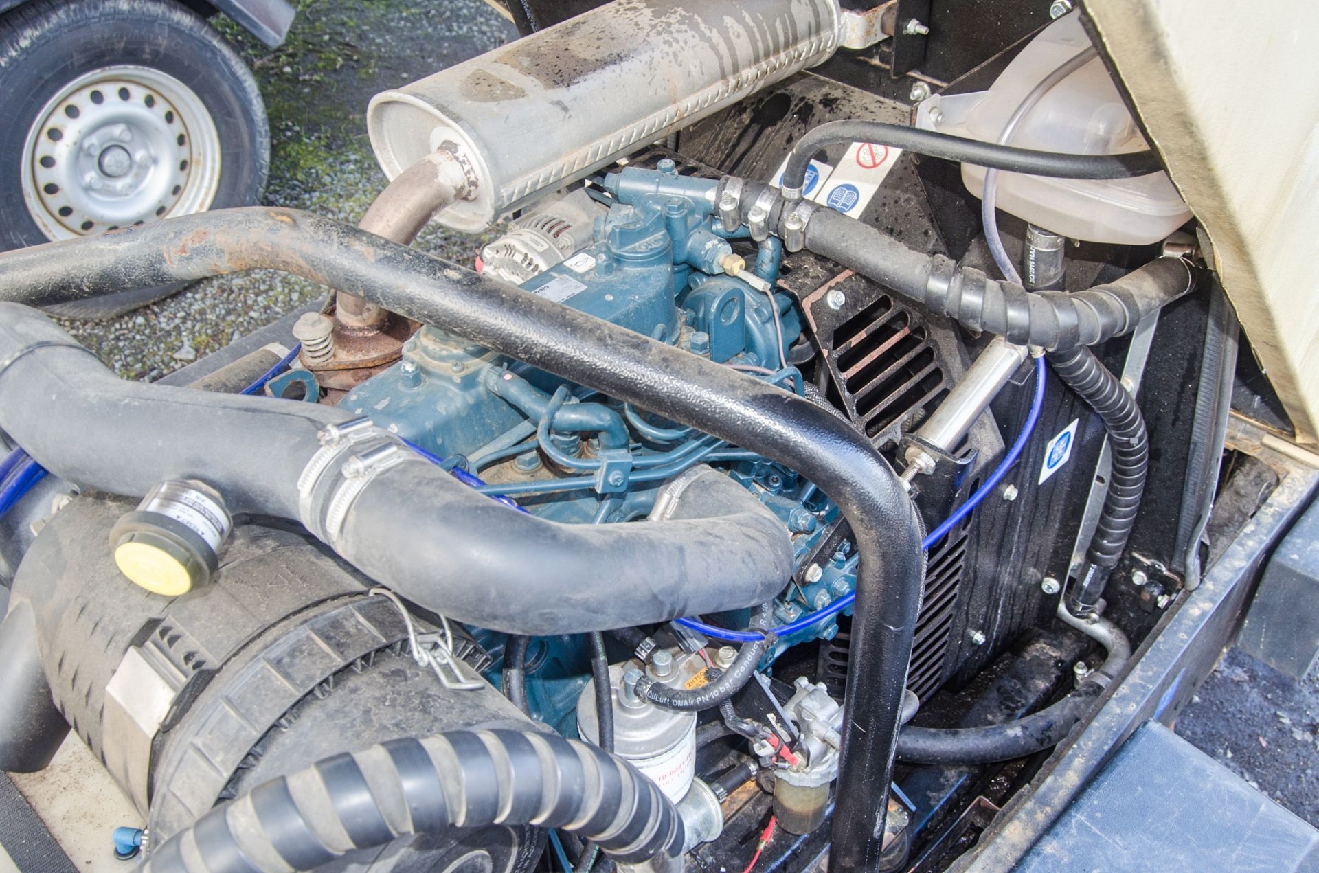 Doosan 7/20 diesel driven fast tow mobile air compressor Year: 2017 S/N: 124522 Recorded Hours: - Image 8 of 9