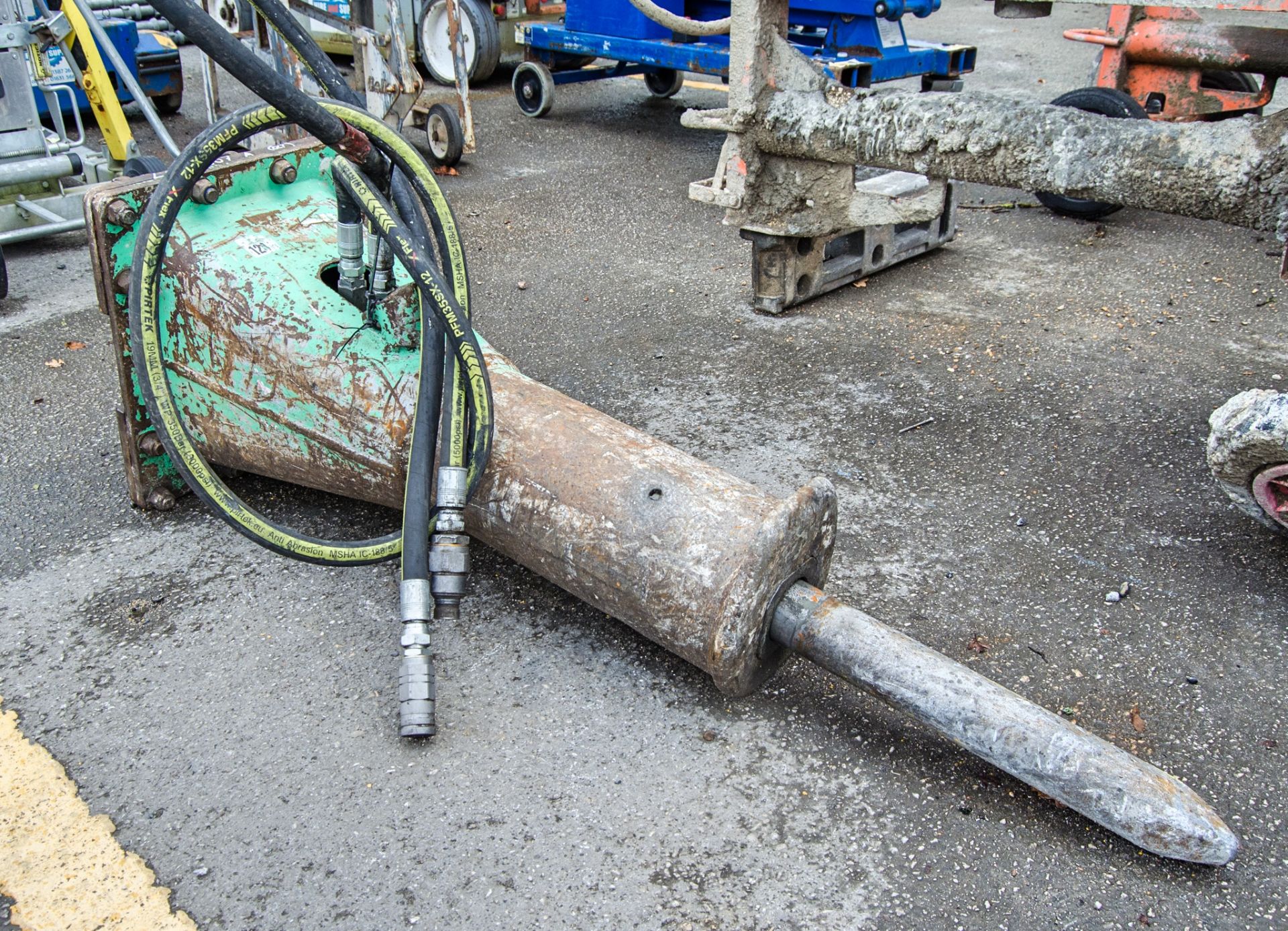 Hydraulic breaker Pin diameter: 45mm Pin centres: 350mm Pin width: 170mm A684411