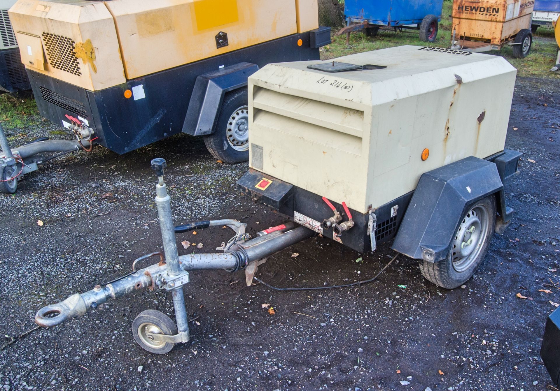 Doosan 7/20 diesel driven fast tow mobile air compressor Year: 2017 S/N: 124522 Recorded Hours: