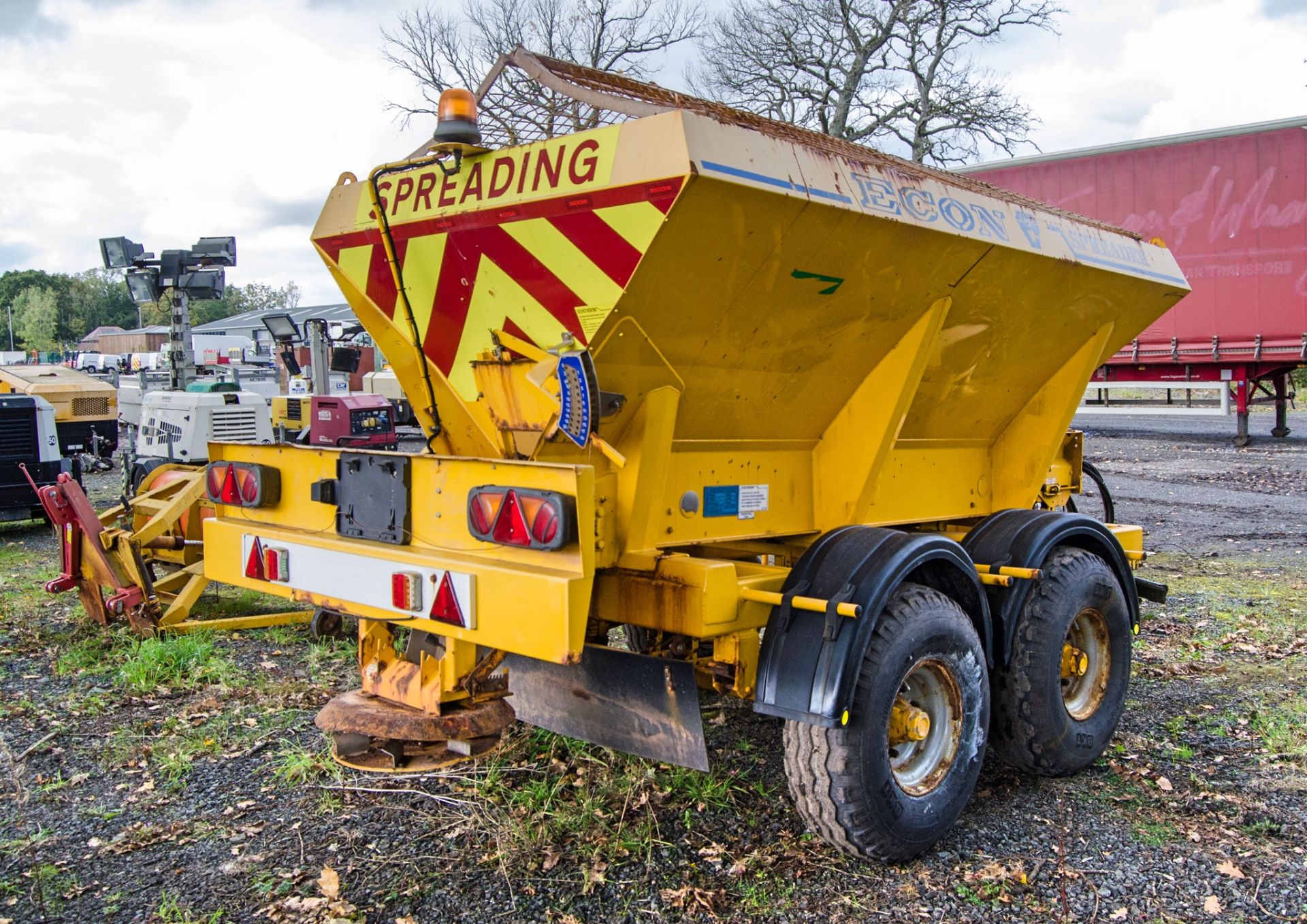 Econ WZC TPF34 tandem axle hydraulic driven salt spreader S/N: 43761 A379162 - Image 3 of 10