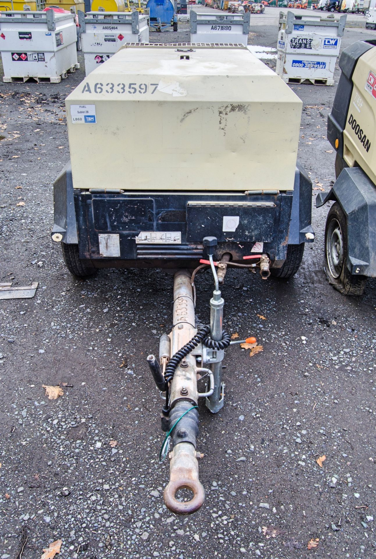 Doosan 7/41 diesel driven fast tow mobile air compressor Year: 2014 S/N: 432642 Recorded Hours: 364 - Image 5 of 10