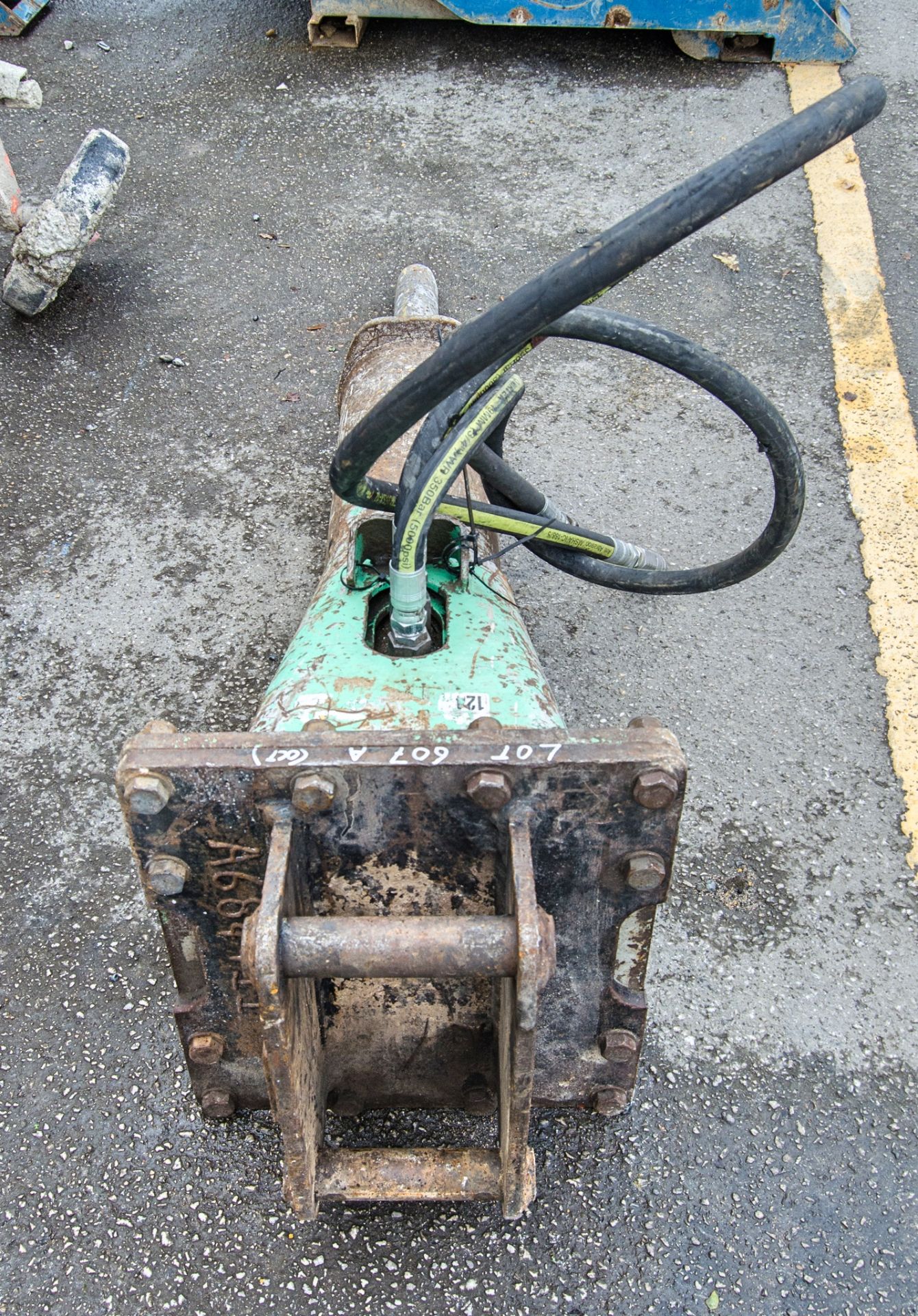 Hydraulic breaker Pin diameter: 45mm Pin centres: 350mm Pin width: 170mm A684411 - Image 3 of 4