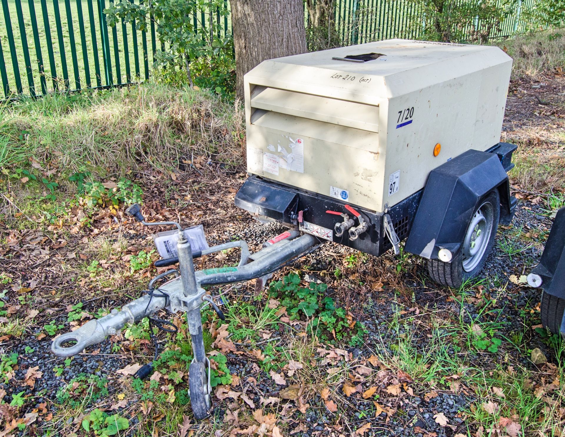 Doosan 7/20 diesel driven fast tow mobile air compressor Year: 2017 S/N: 124515 Recorded Hours: