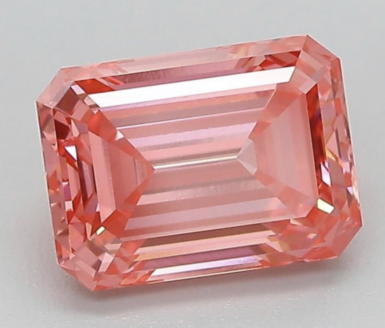 Emerald Cut Diamond Fancy Vivid Pink Colour VS1 Clarity 2.07 Carat VG VG - LG582382750 - IGI - Image 3 of 8