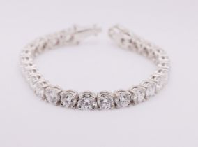 ** ON SALE ** Round Brilliant Cut 28 Carat Diamond Tennis Bracelet D Colour VVS Clarity - 18Kt