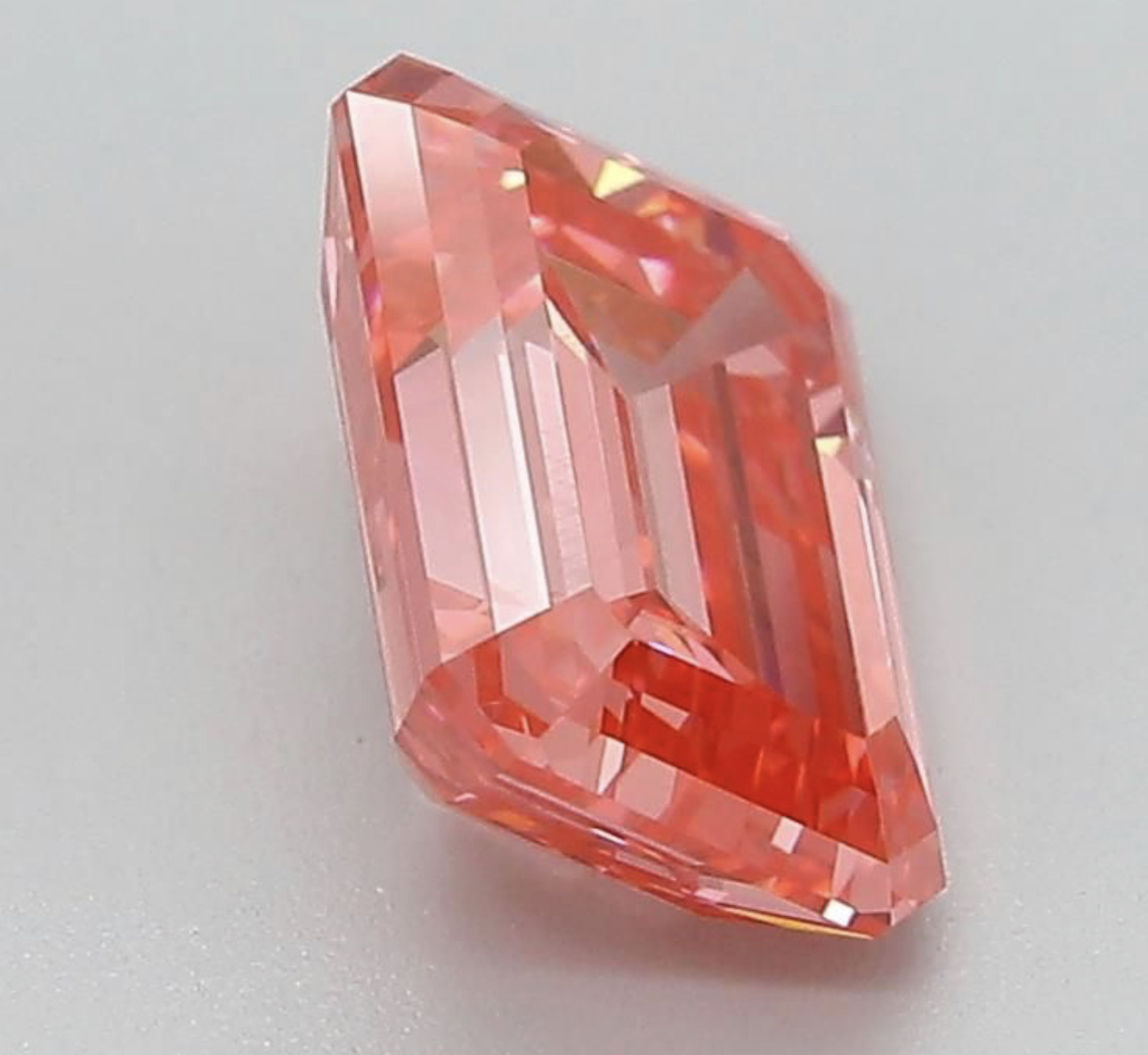 Emerald Cut Diamond Fancy Vivid Pink Colour VS1 Clarity 2.07 Carat VG VG - LG582382750 - IGI - Image 7 of 8