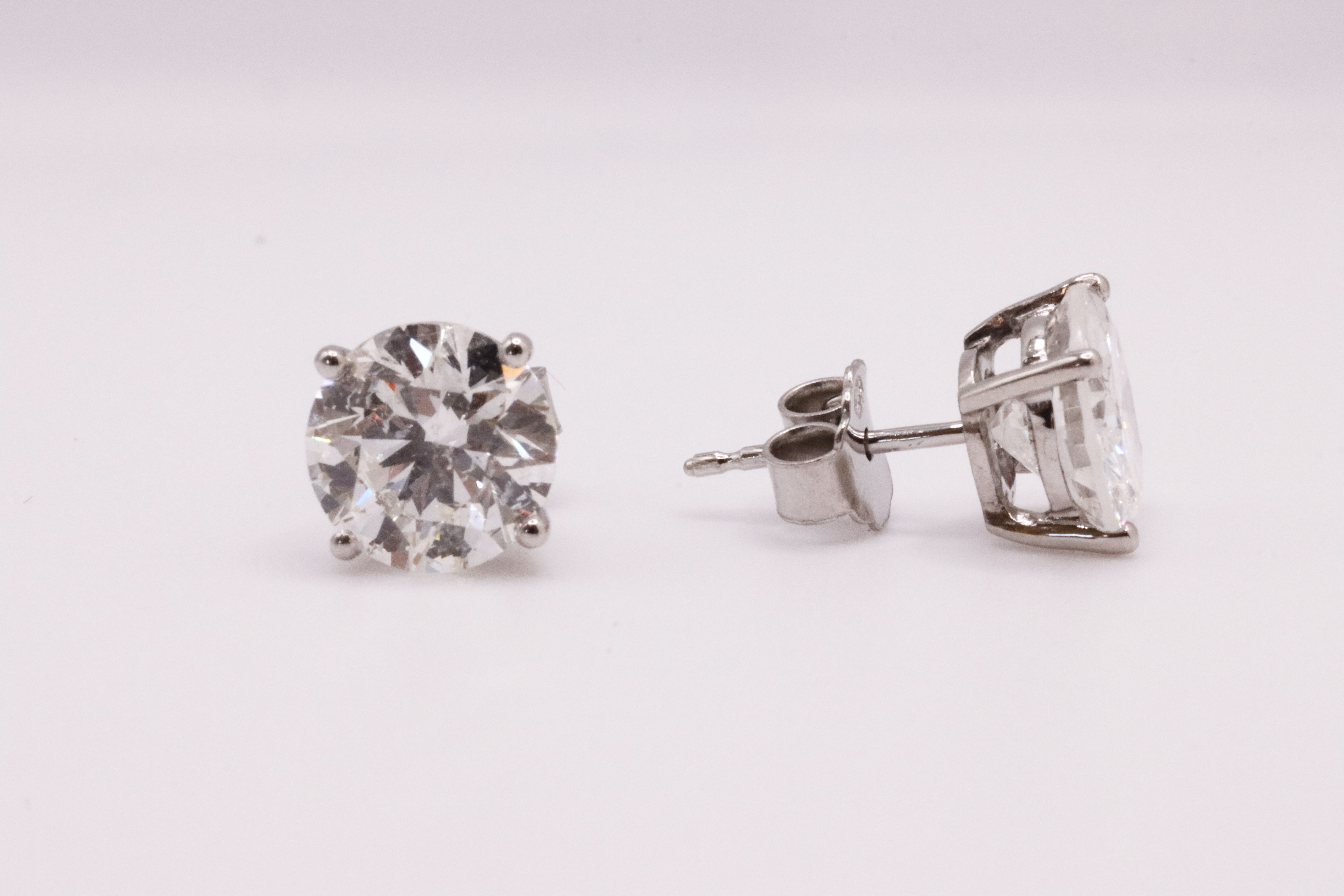 Round Brilliant Cut 4.07 Carat Natural Diamond Platinum Earrings - D Colour VS Clarity - DGI - Image 3 of 10