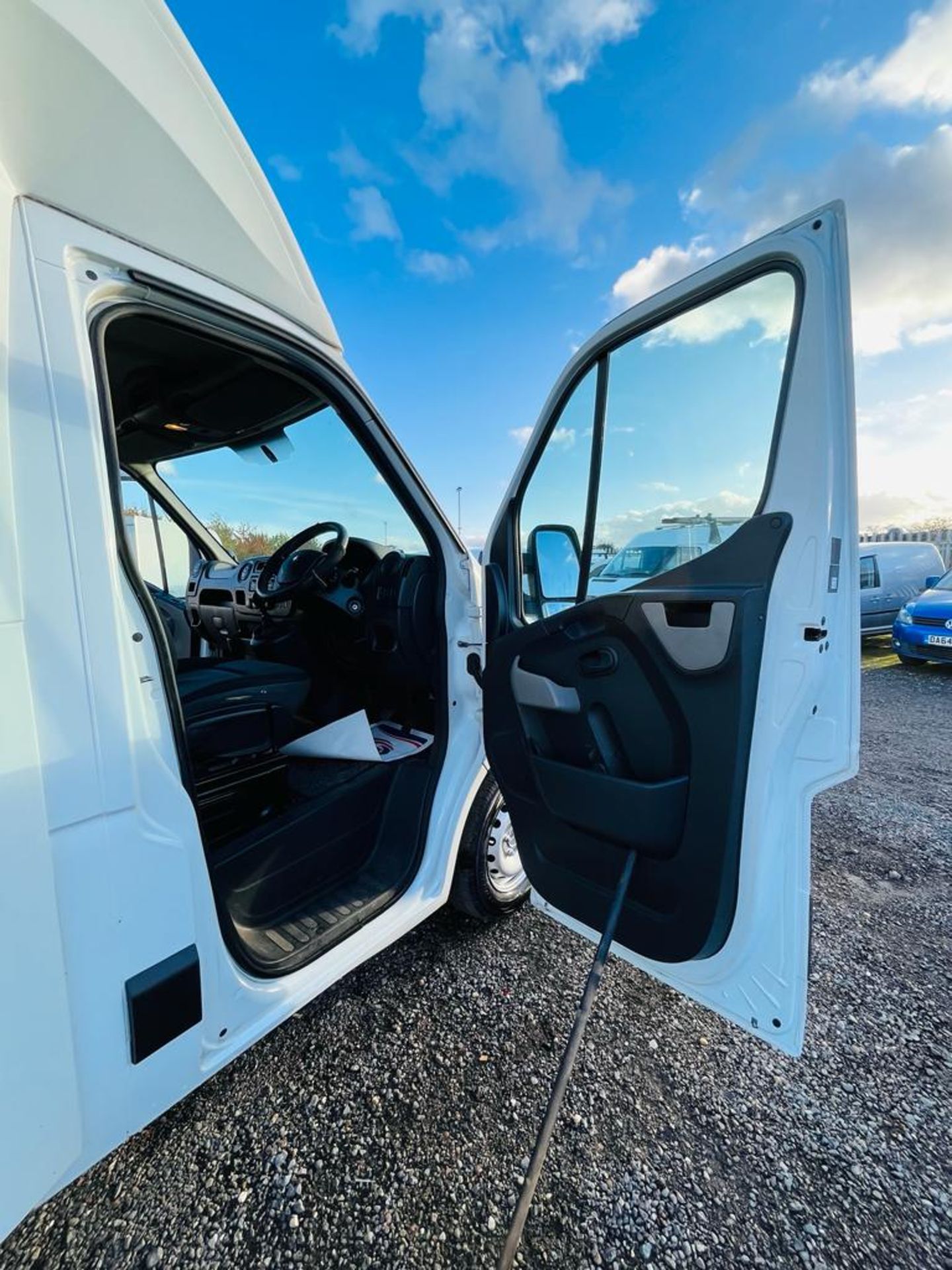 ** ON SALE ** RENAULT MASTER 3.5T RWD 2.3 LL35DCI 125 Luton 2014 "14 Reg" - A/C - Bluetooth - Image 10 of 22