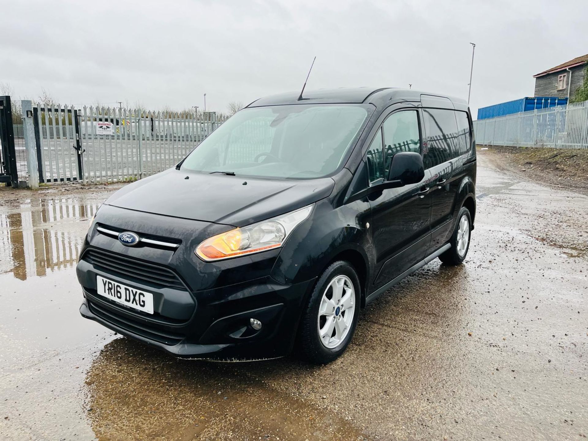 ** ON SALE **Ford Transit Connect Limited 1.6 TDCI 200 115 L1 H1 2016 '16 Reg' -A/C -Parking Sensors - Image 3 of 27