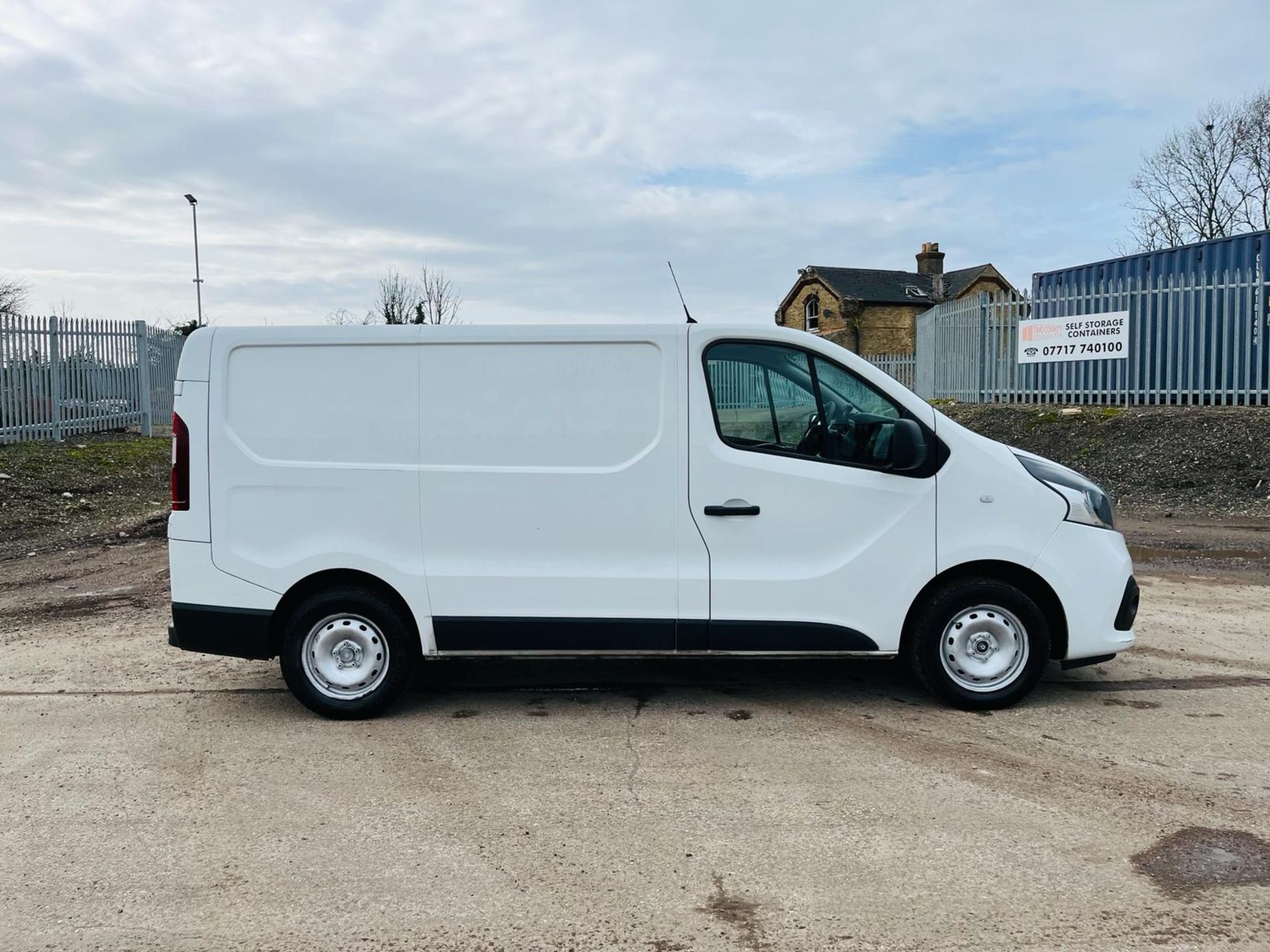 ** ON SALE ** Renault Trafic 1.6 DCI 125 SL27 Energy Business+ 2017 '67 Reg' - A/C - ULEZ Compliant - Image 13 of 27