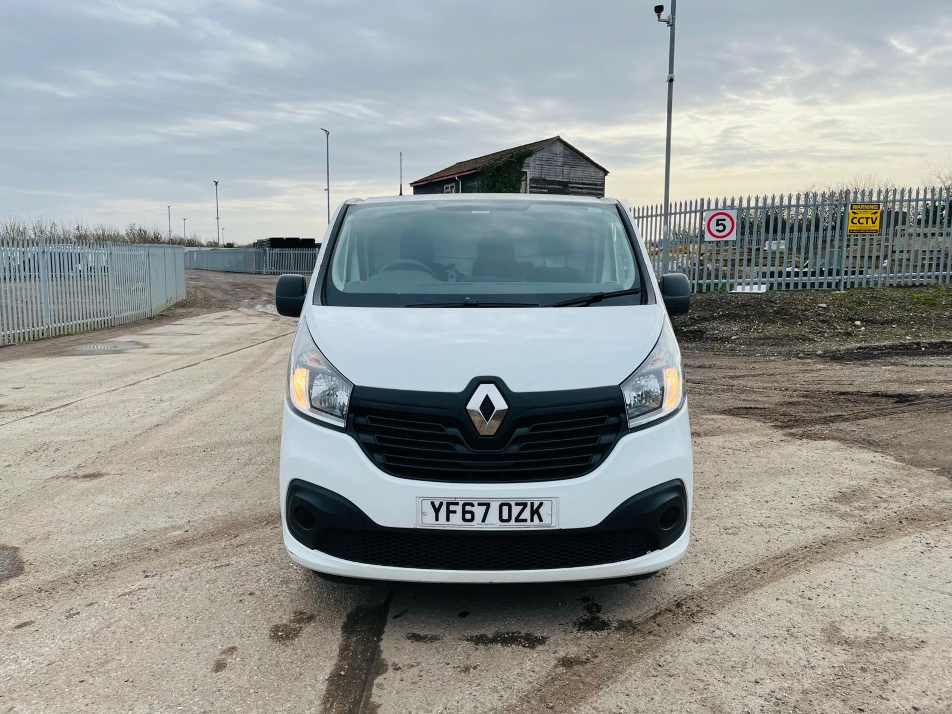 ** ON SALE ** Renault Trafic 1.6 DCI 125 SL27 Energy Business+ 2017 '67 Reg' - A/C - ULEZ Compliant - Image 2 of 27