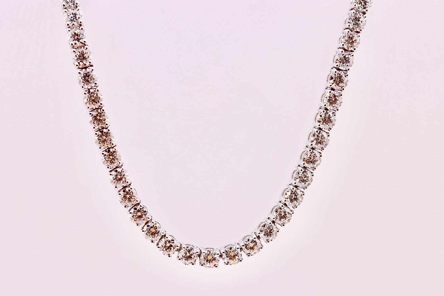 Round Brilliant Diamond Tennis Necklace 40 Carats Set in 18kt White Gold - IGI