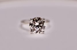 ** ON SALE ** Round Brilliant Cut 4.01 Carat Diamond 18kt White Gold Ring-G Colour VS2 Clarity 'IGI'