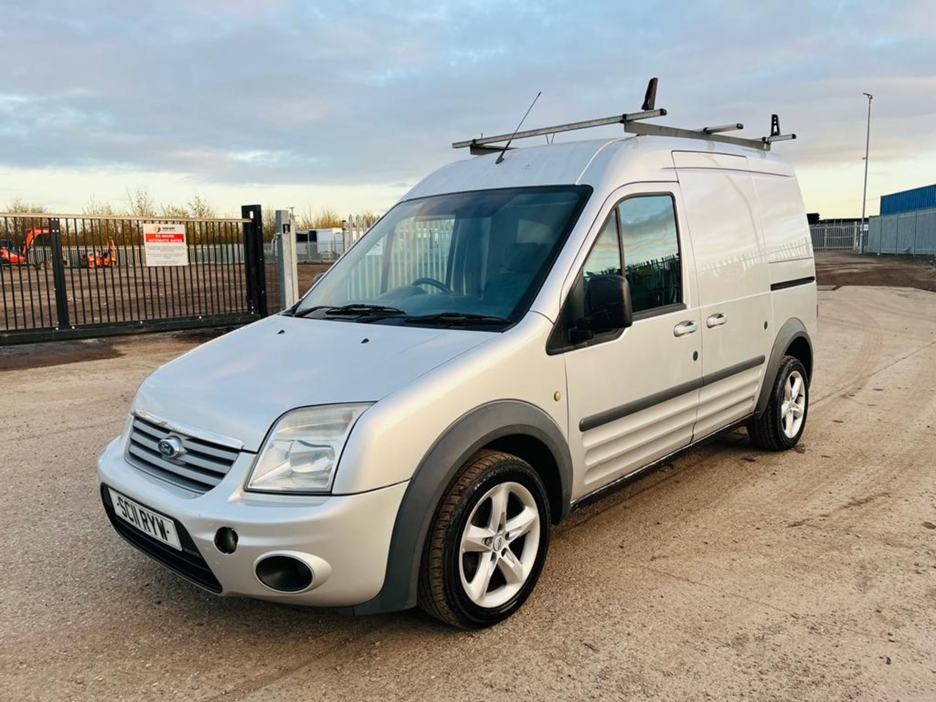 ** ON SALE ** Ford Transit Connect 1.8 TDCI 110 230 LWB Limited 2011 '11 Reg' Parking Sensors - Image 3 of 30