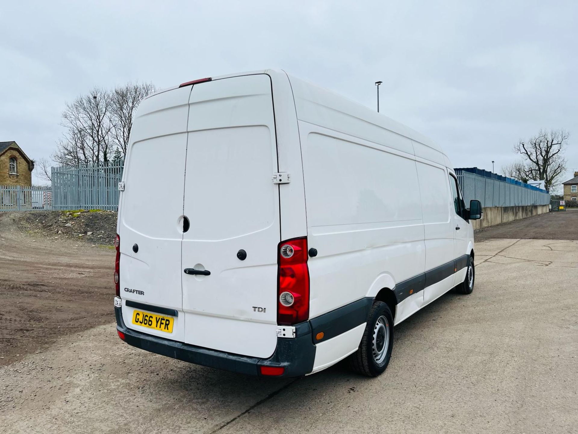 ** ON SALE ** Volkswagen Crafter Cr35 TDI 109 2016 '66 Reg' Refrigerated -ULEZ Compliant - Bluetooth - Image 13 of 30