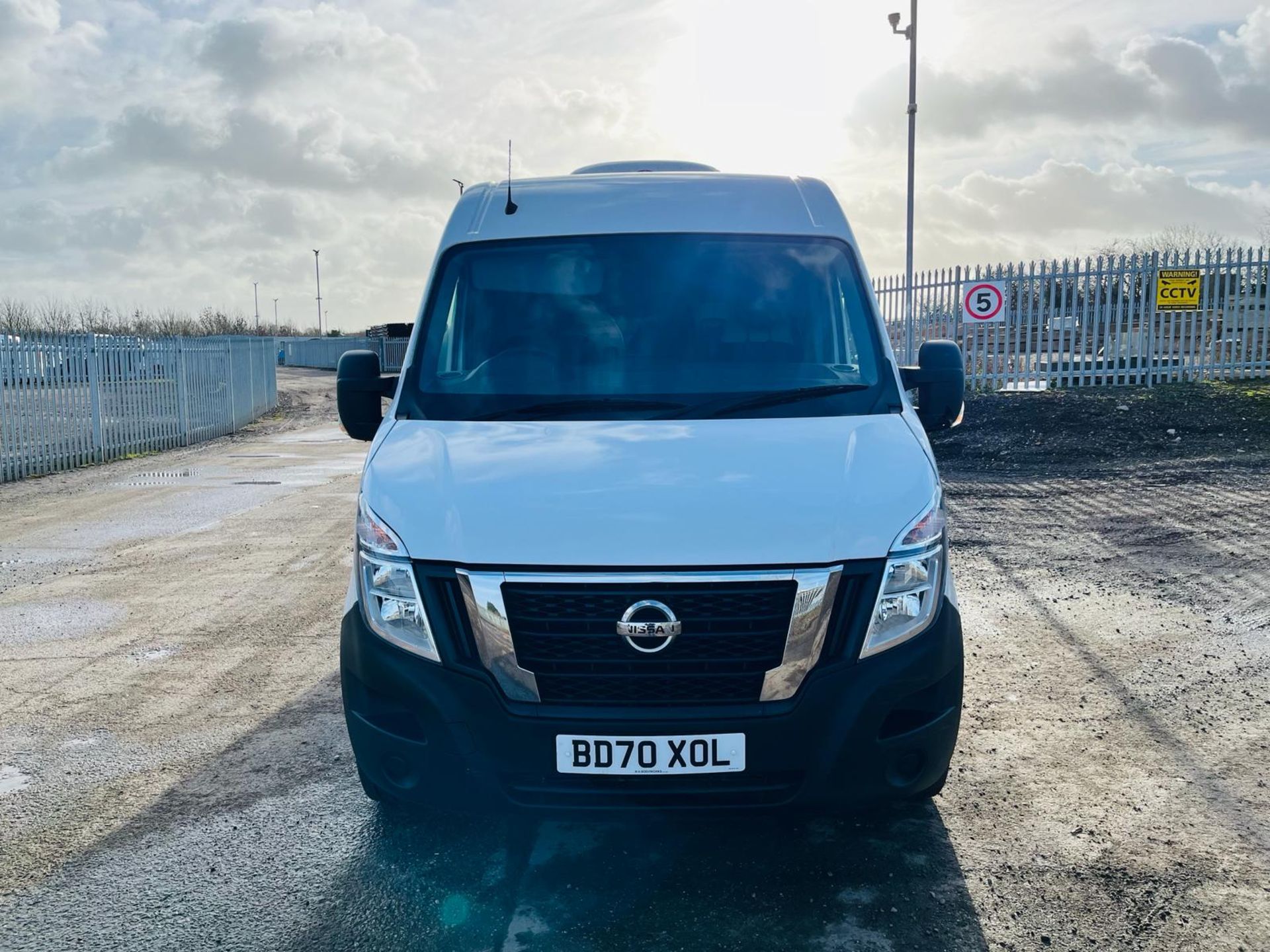 ** ON SALE ** Nissan NV400 Acenta Dci 135 F35- Refrigerated - Bluetooth Handsfree -ULEZ Compliant - Image 2 of 28