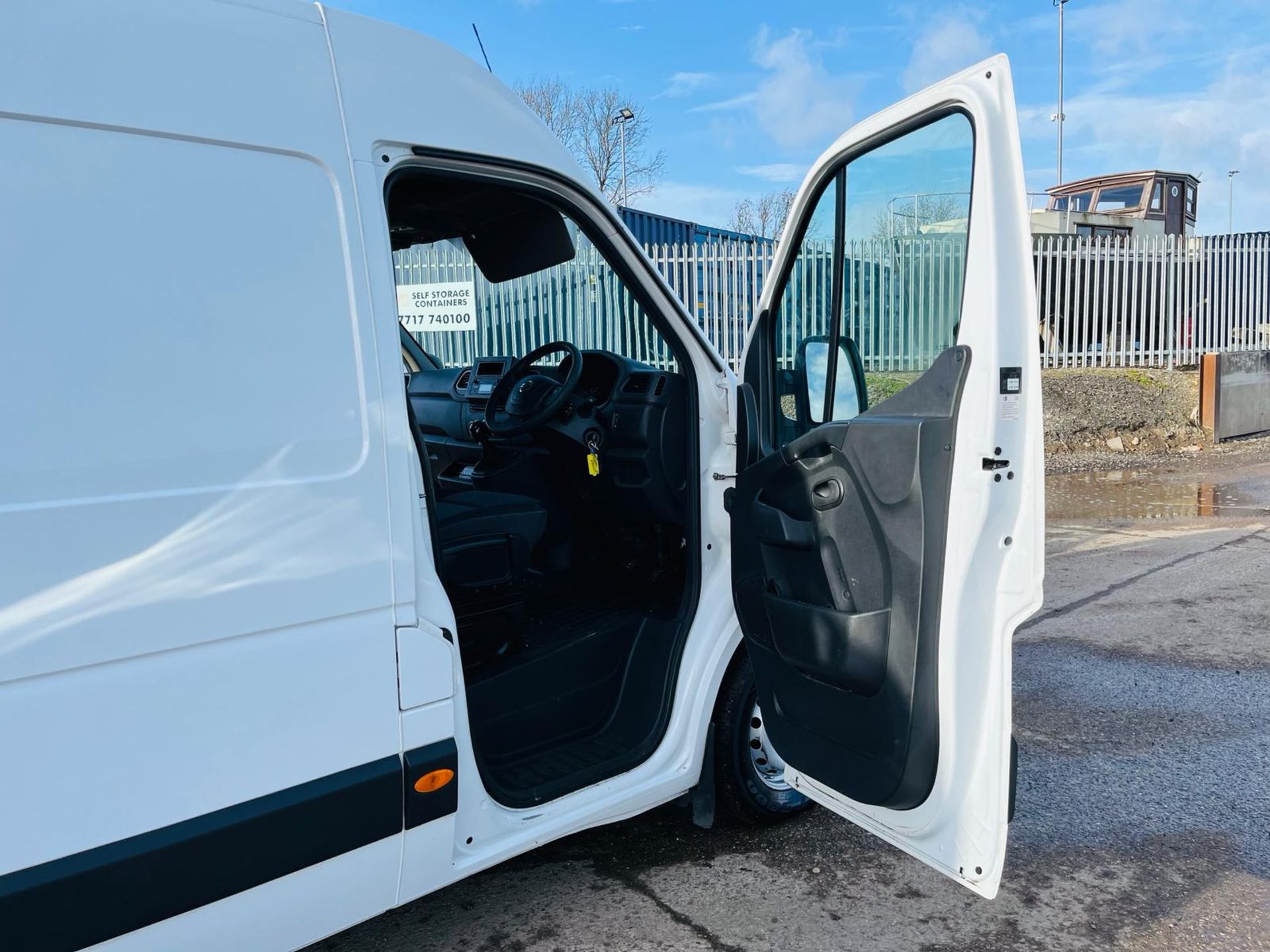 ** ON SALE ** Nissan NV400 Acenta Dci 135 F35- Refrigerated - Bluetooth Handsfree -ULEZ Compliant - Image 15 of 28
