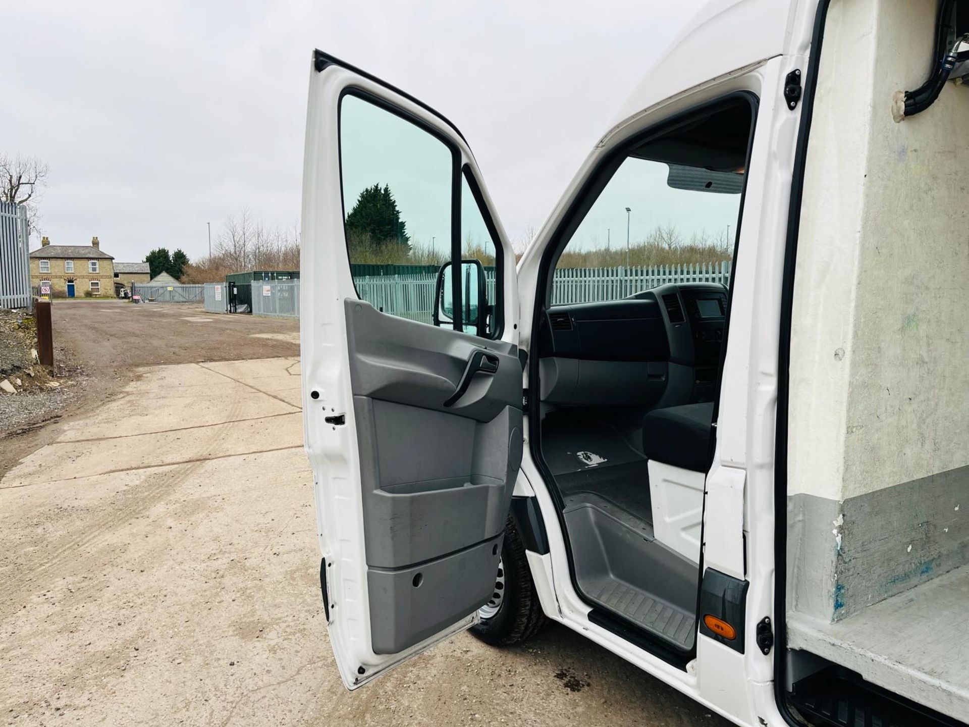 ** ON SALE ** Volkswagen Crafter Cr35 TDI 109 2016 '66 Reg' Refrigerated -ULEZ Compliant - Bluetooth - Image 24 of 30
