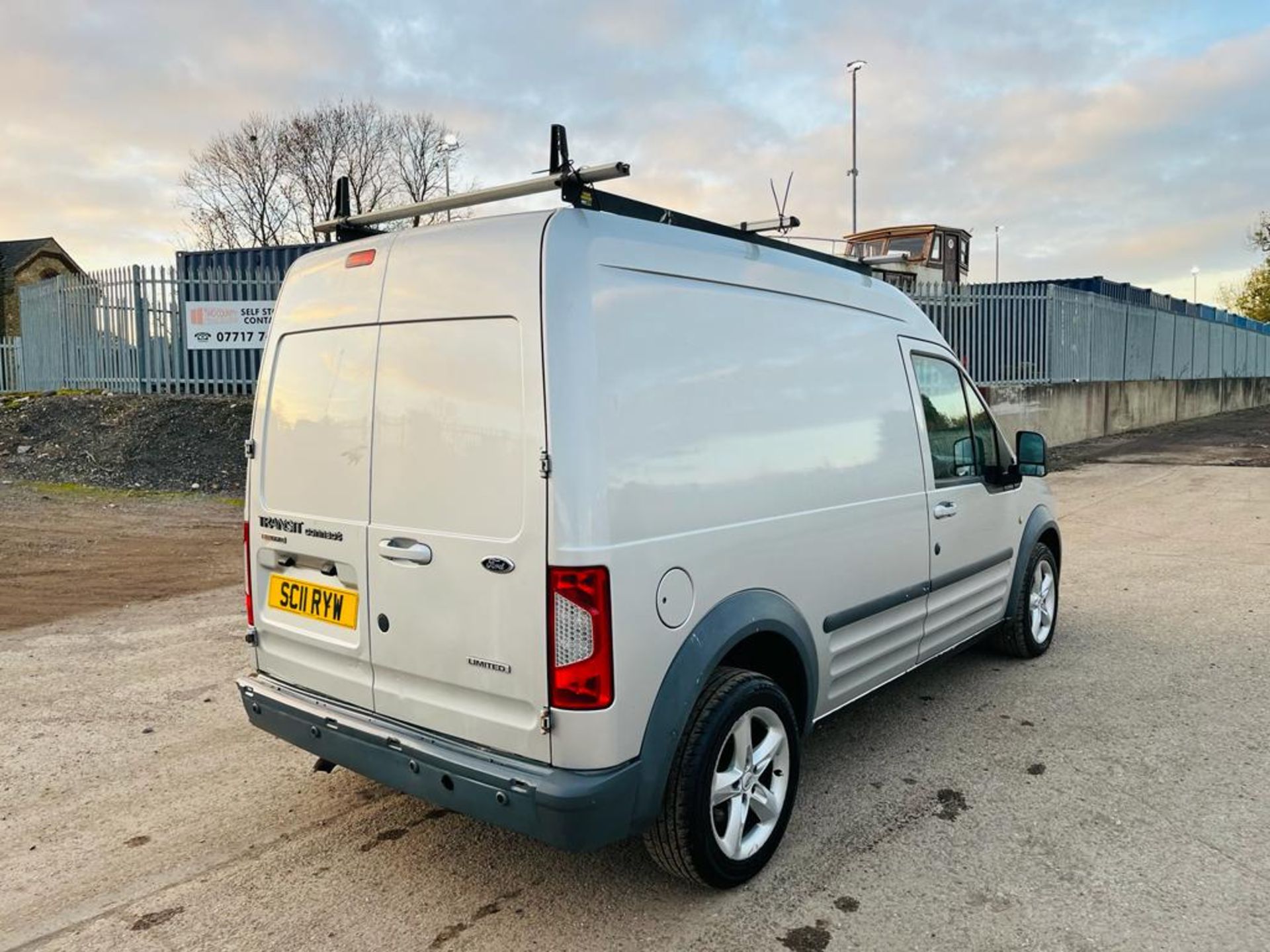 ** ON SALE ** Ford Transit Connect 1.8 TDCI 110 230 LWB Limited 2011 '11 Reg' Parking Sensors - Image 13 of 30