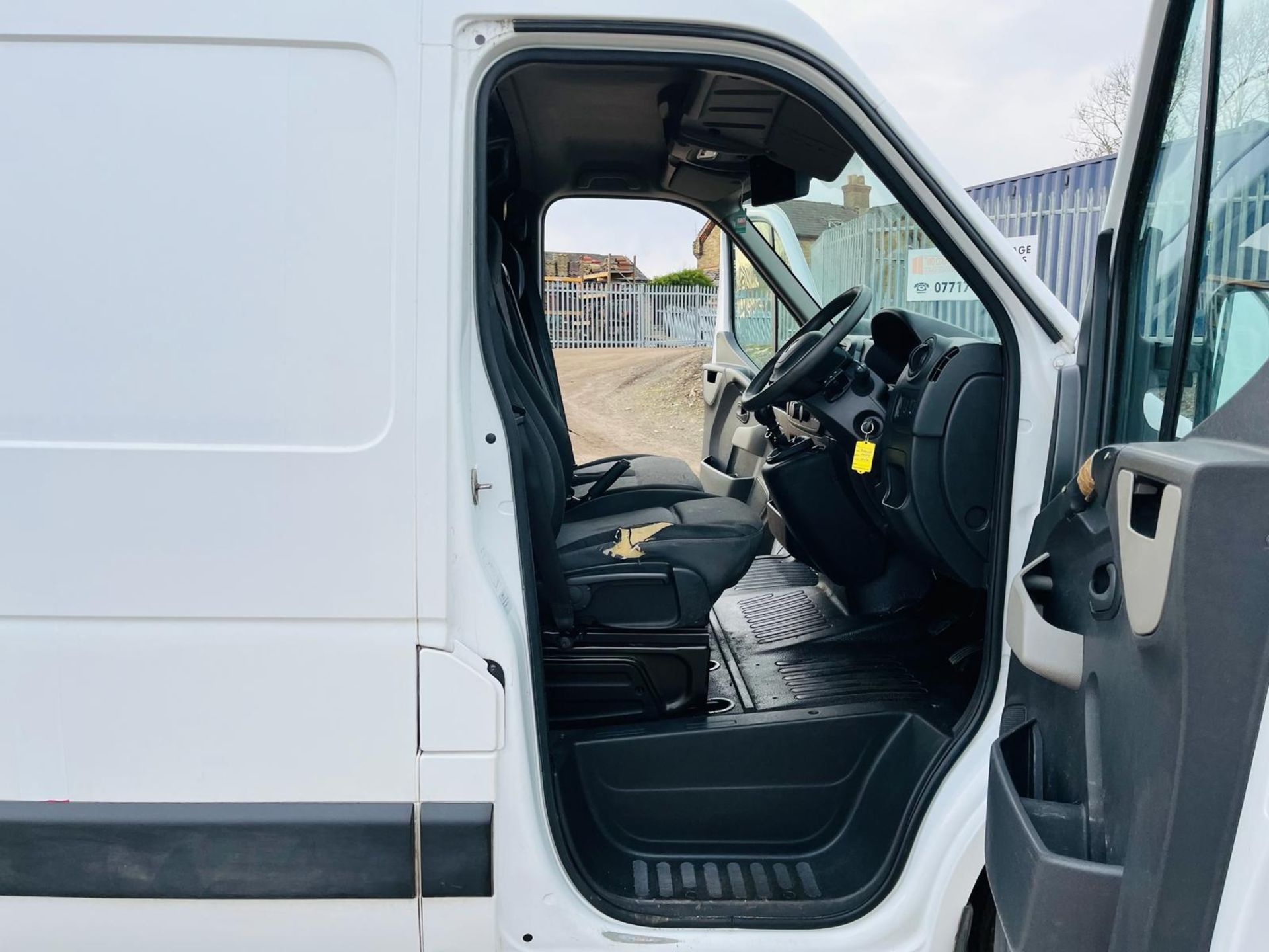 ** ON SALE ** Renault Master S128 Business DCI 110 - 2018 '68 Reg' -ULEZ Compliant -Bluetooth - Image 15 of 28