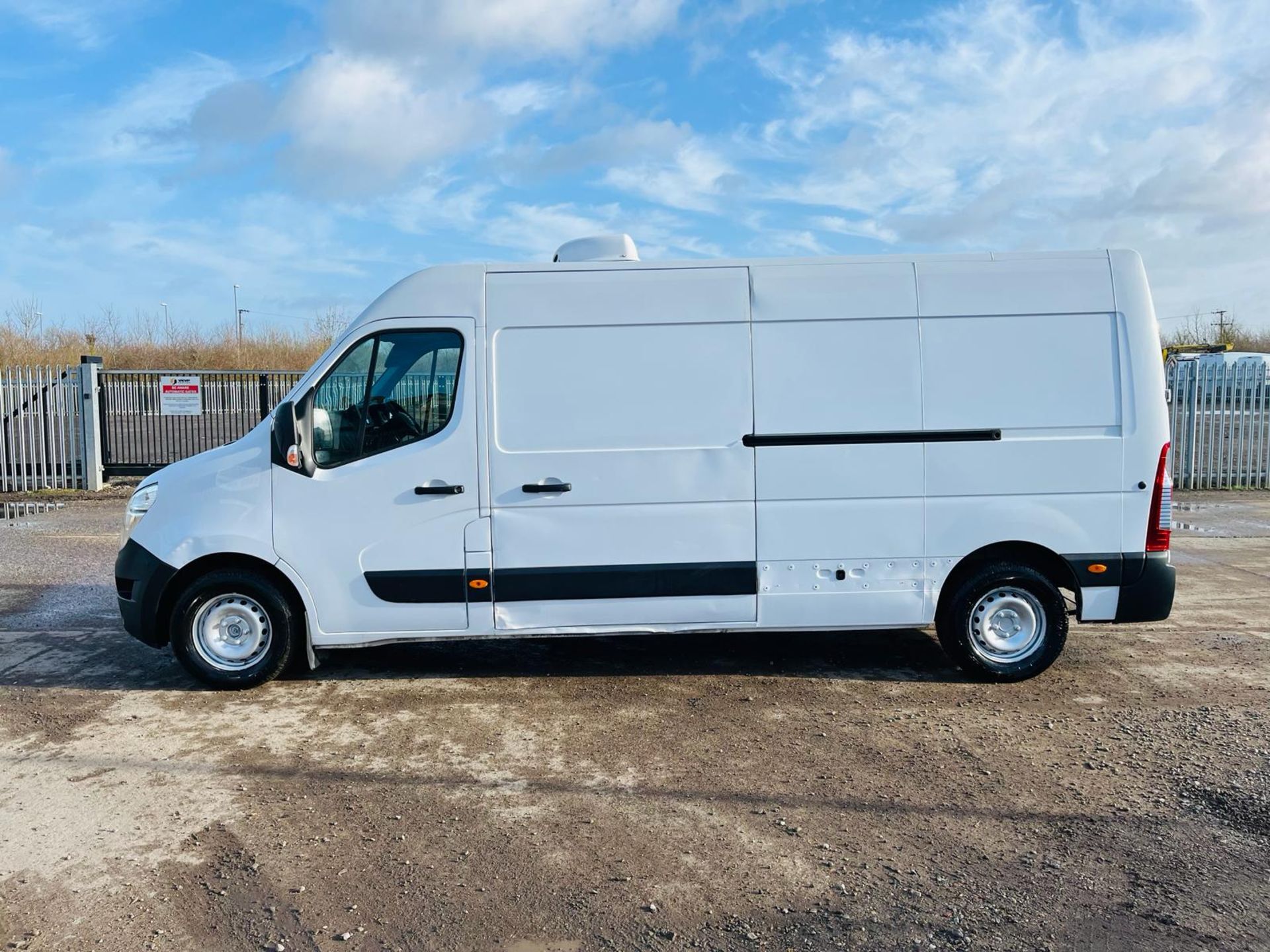 ** ON SALE ** Nissan NV400 Acenta Dci 135 F35- Refrigerated - Bluetooth Handsfree -ULEZ Compliant - Image 4 of 28