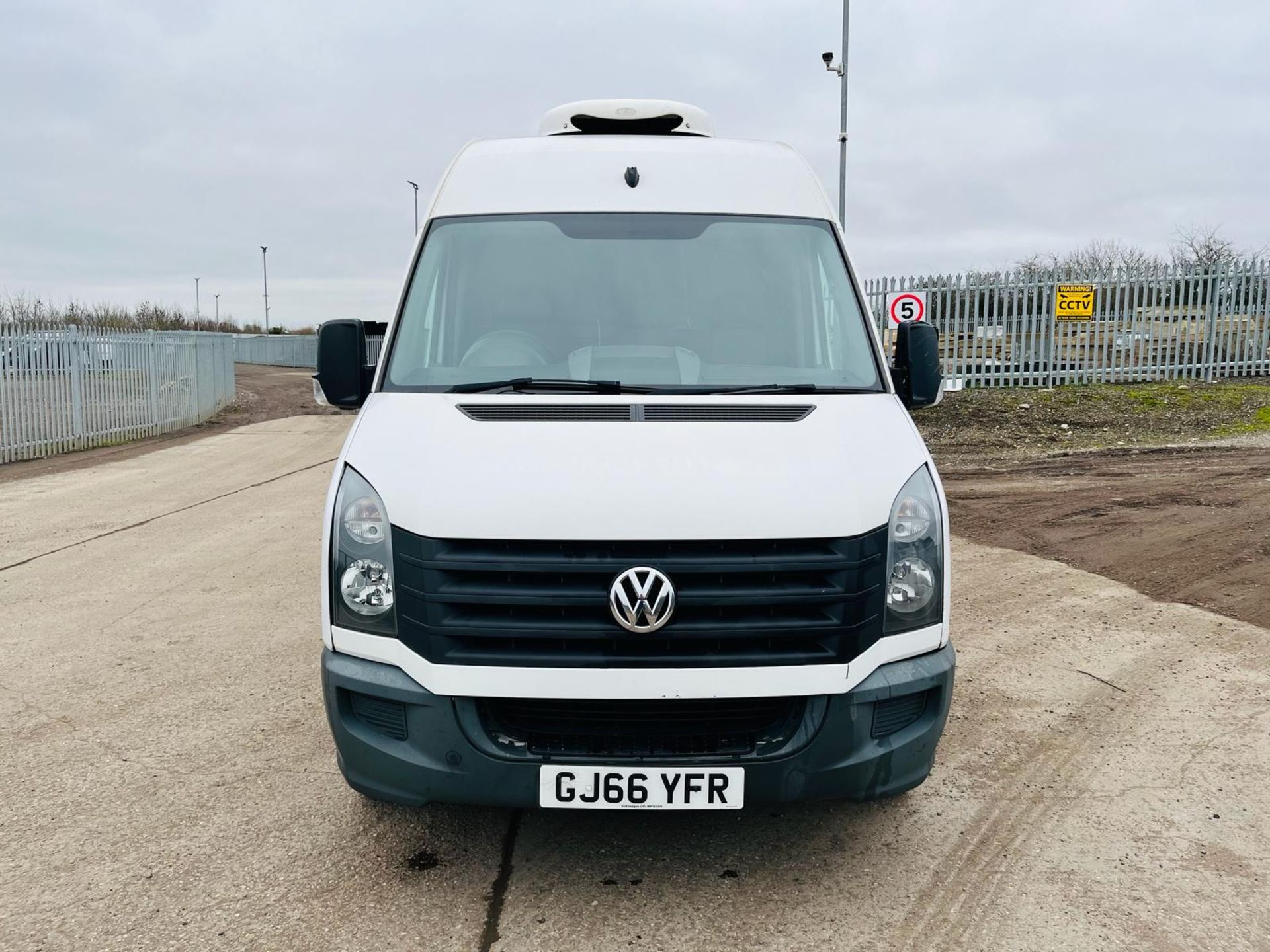 ** ON SALE ** Volkswagen Crafter Cr35 TDI 109 2016 '66 Reg' Refrigerated -ULEZ Compliant - Bluetooth - Image 2 of 30