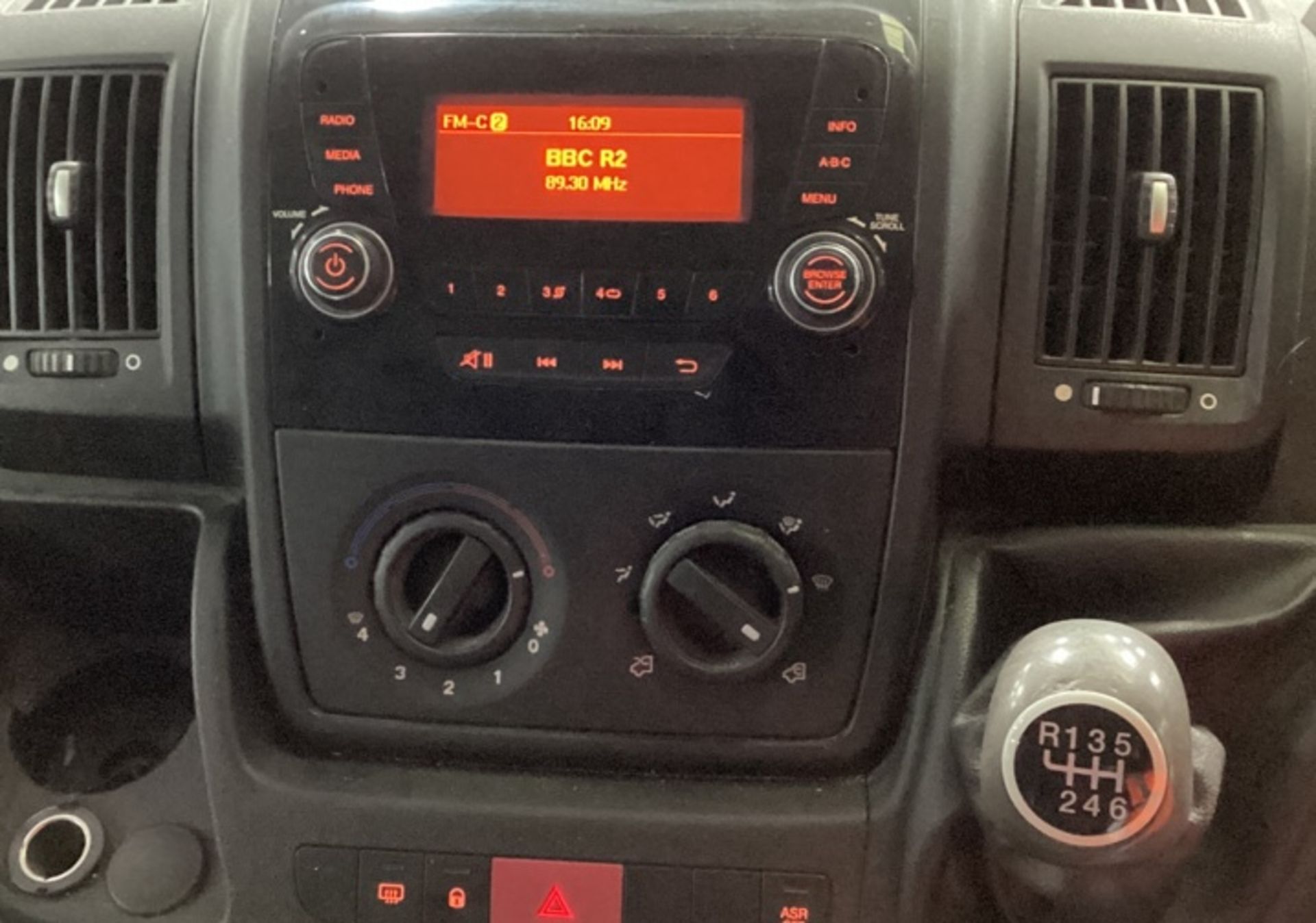 ** ON SALE ** Peugeot Boxer 2.2 HDI L3 H2 130 335 2015 '15 Reg' Panel Van - Long Wheel Base - Image 8 of 9