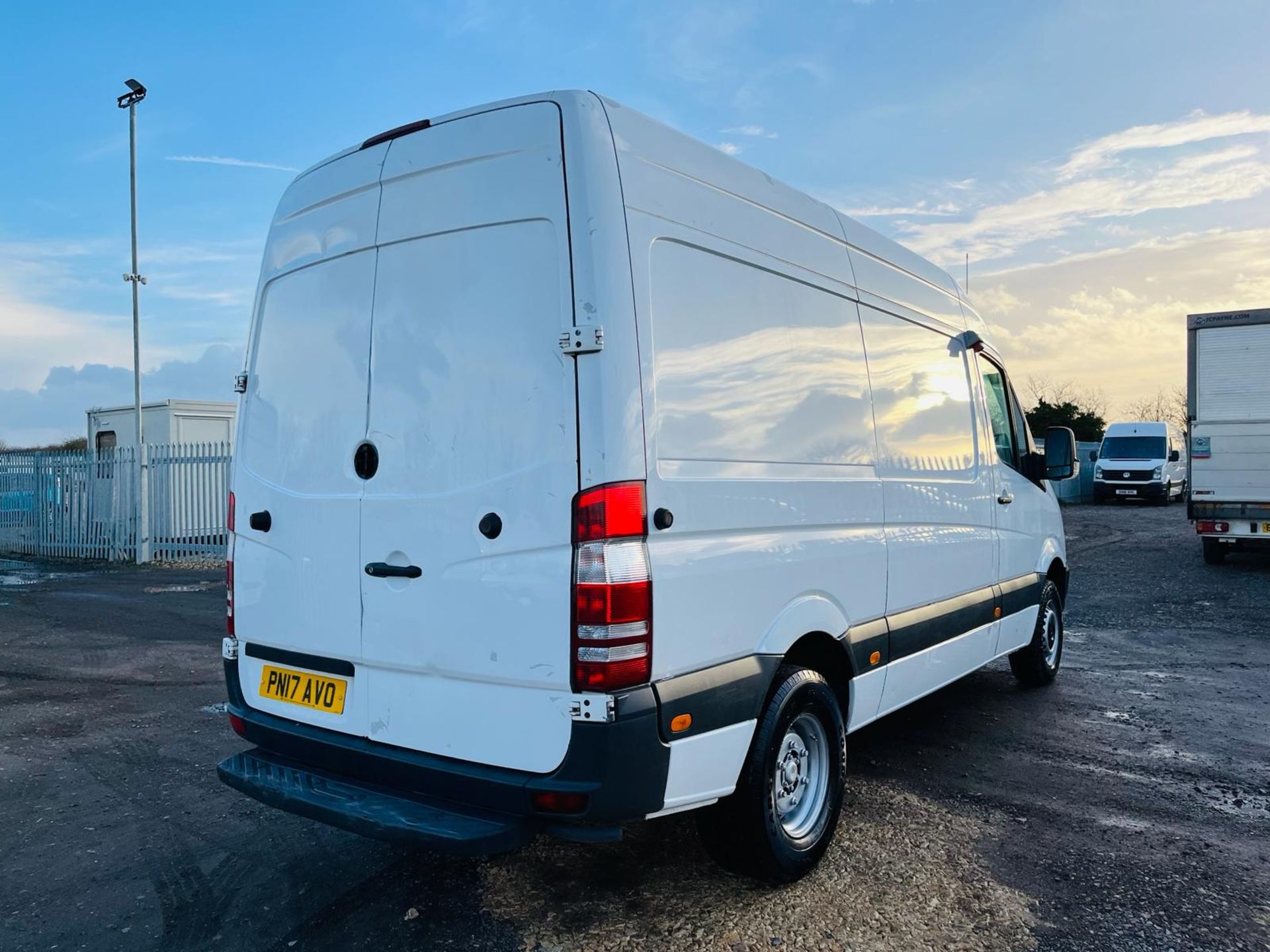 ** ON SALE ** Mercedes Benz Sprinter CDI 416 Fridge/Freezer 2.2 L2H3 2017'17 Reg -1 Owner From New - Image 13 of 29