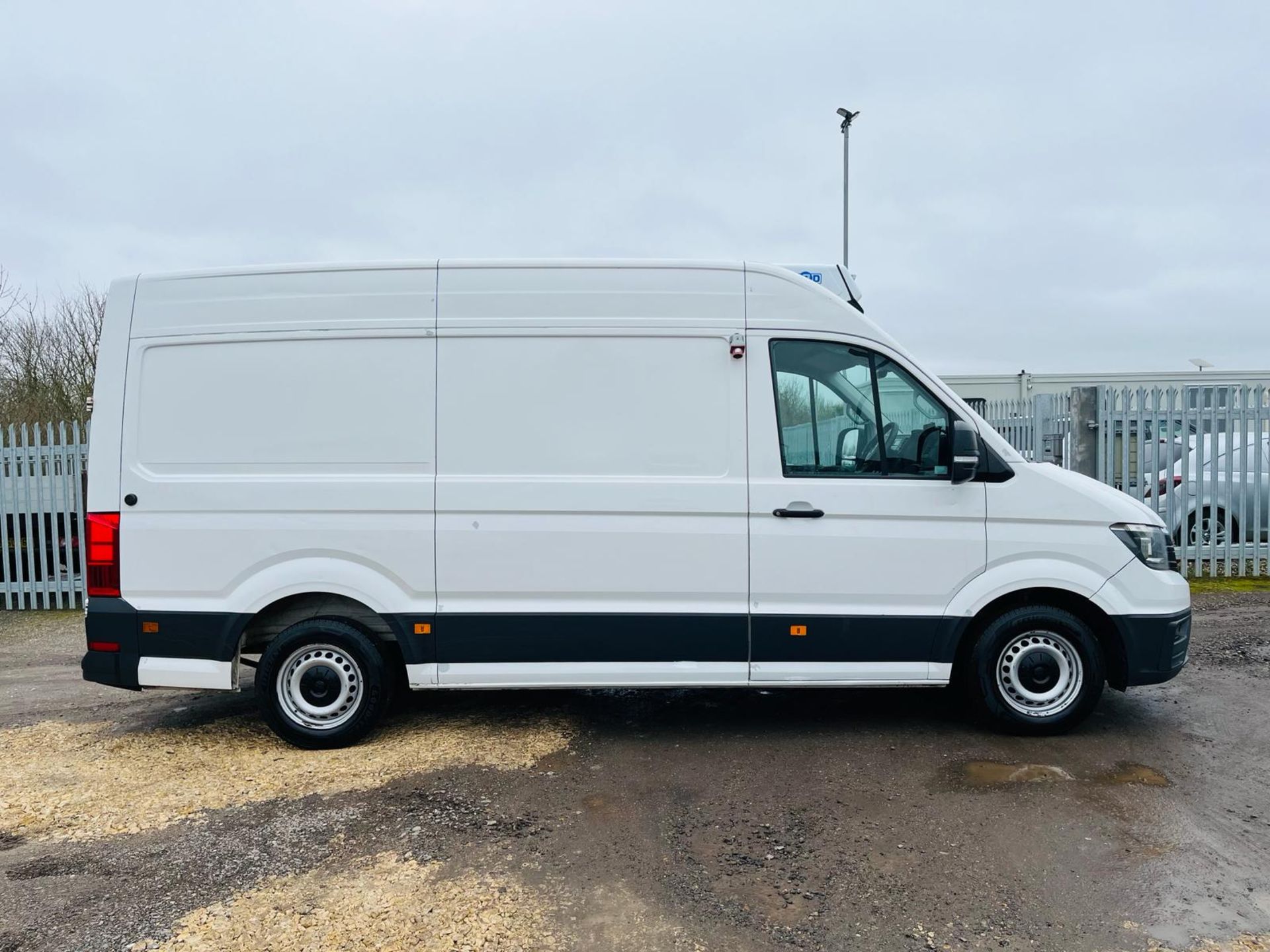 Volkswagen Crafter CR35 Startline TDI 140 2.0 BMT L2 H2 Fridge/Freezer 2017 '67 Reg'-ULEZ Compliant - Image 13 of 27