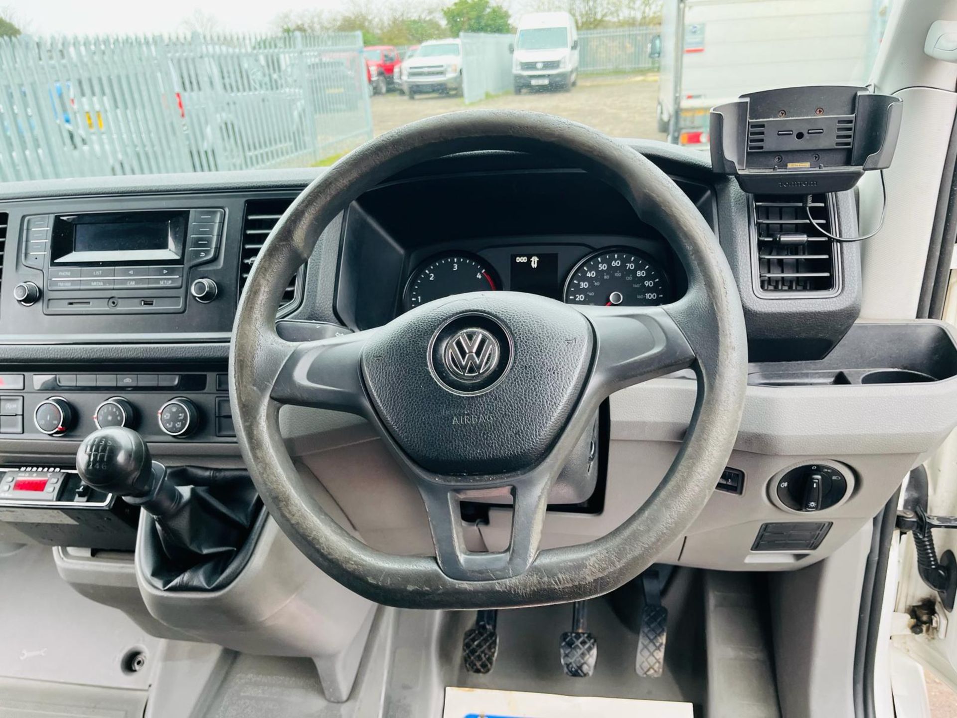 Volkswagen Crafter CR35 Startline TDI 140 2.0 BMT L2 H2 Fridge/Freezer 2017 '67 Reg'-ULEZ Compliant - Image 18 of 27