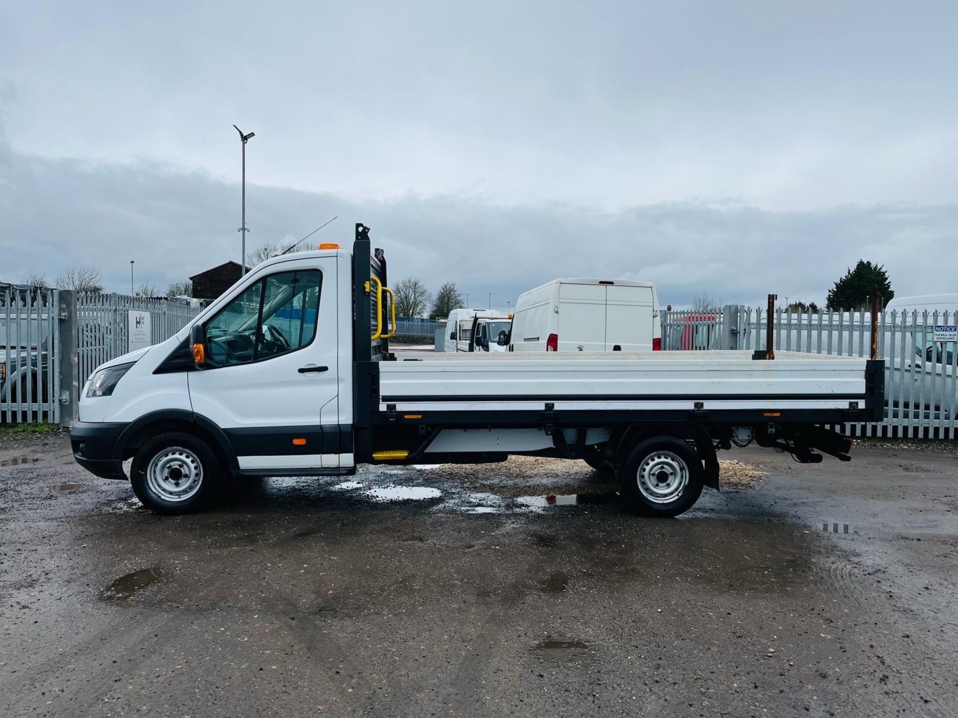 Ford Transit Dropside 350 L3 RWD TDCI 130 2.0 -2019 '19 Reg'- Tow Bar-ULEZ Compliant -1 Former Owner - Image 4 of 24