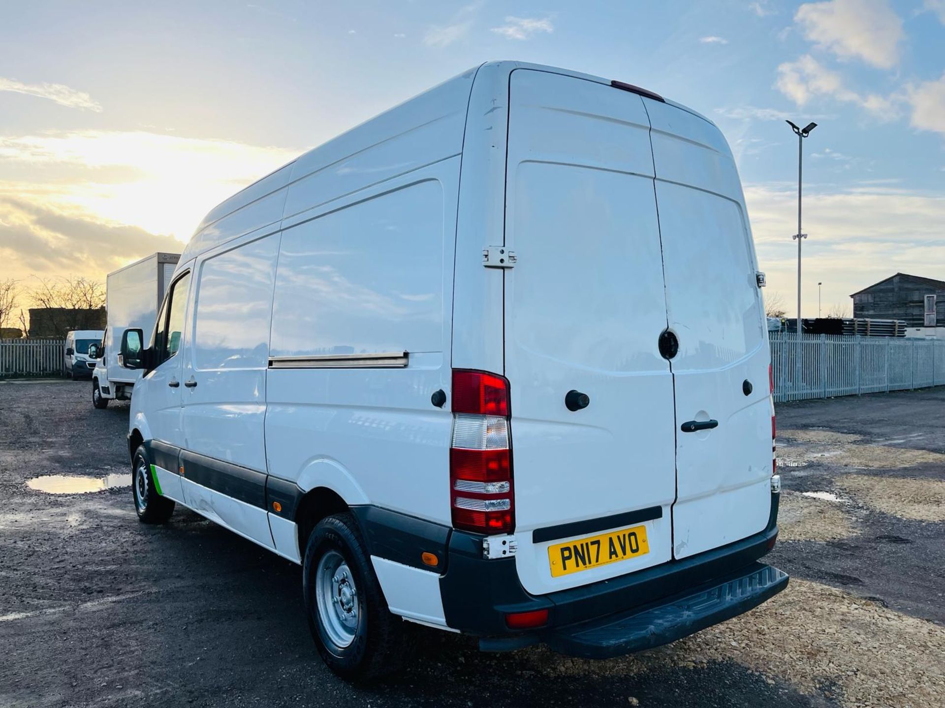 ** ON SALE ** Mercedes Benz Sprinter CDI 416 Fridge/Freezer 2.2 L2H3 2017'17 Reg -1 Owner From New - Image 8 of 29