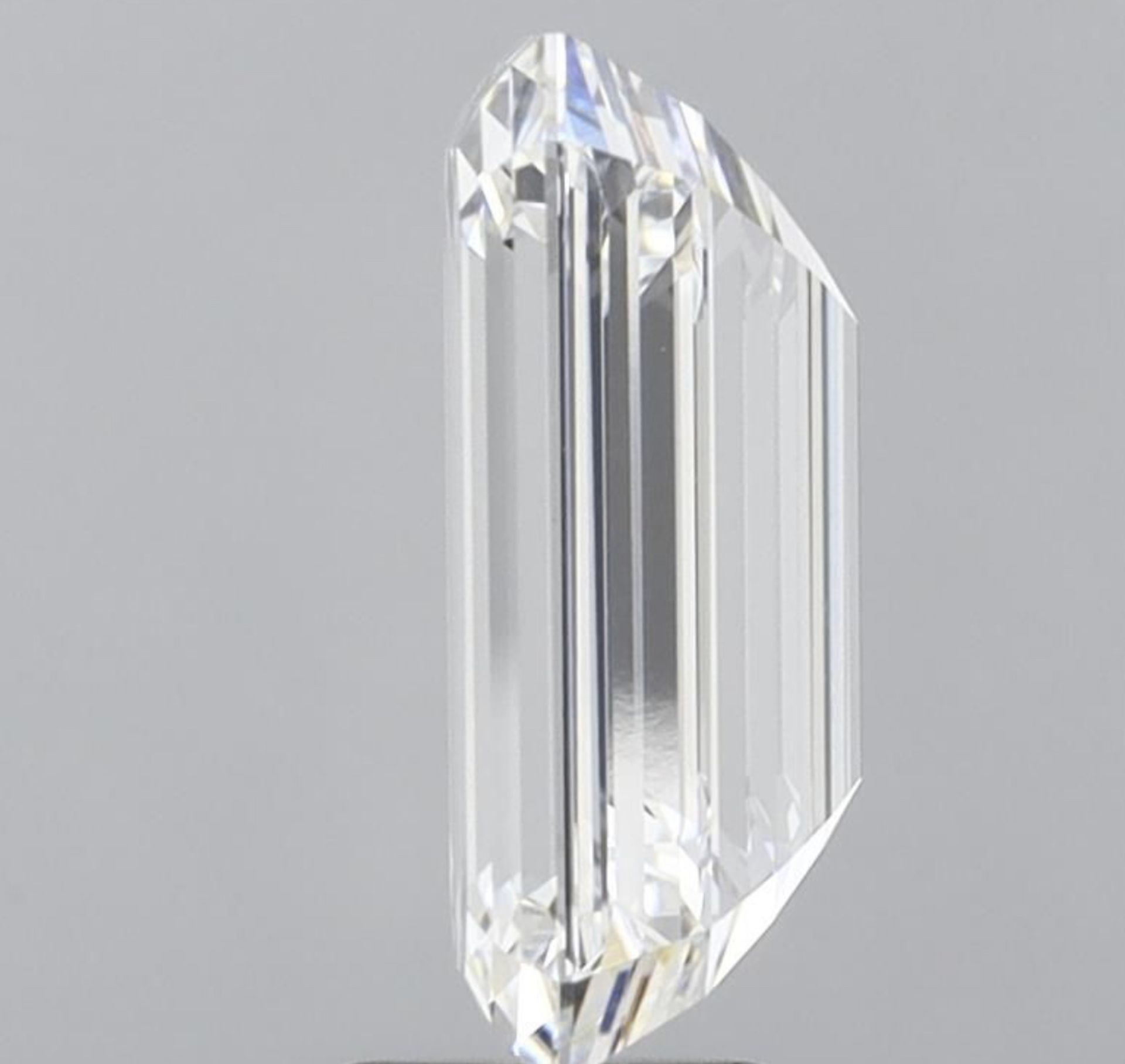 Emerald Cut Diamond E Colour VVS2 Clarity 5.12 Carat EX EX - LG595393312 - IGI - Bild 3 aus 8