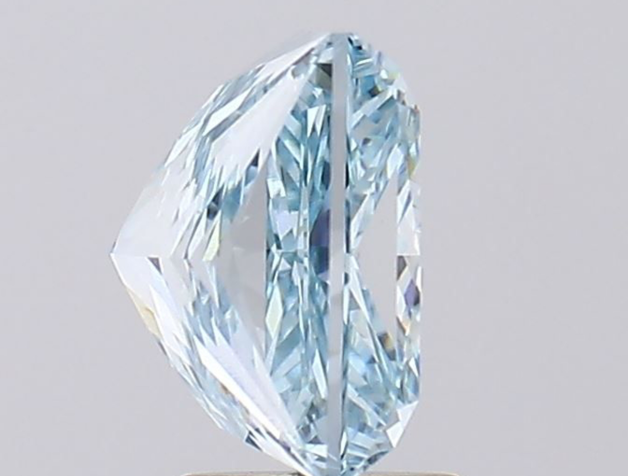 ** ON SALE ** Princess Cut Diamond 5.01 Carat Fancy Intense Blue VS1 Clarity EX EX - IGI - Image 4 of 8