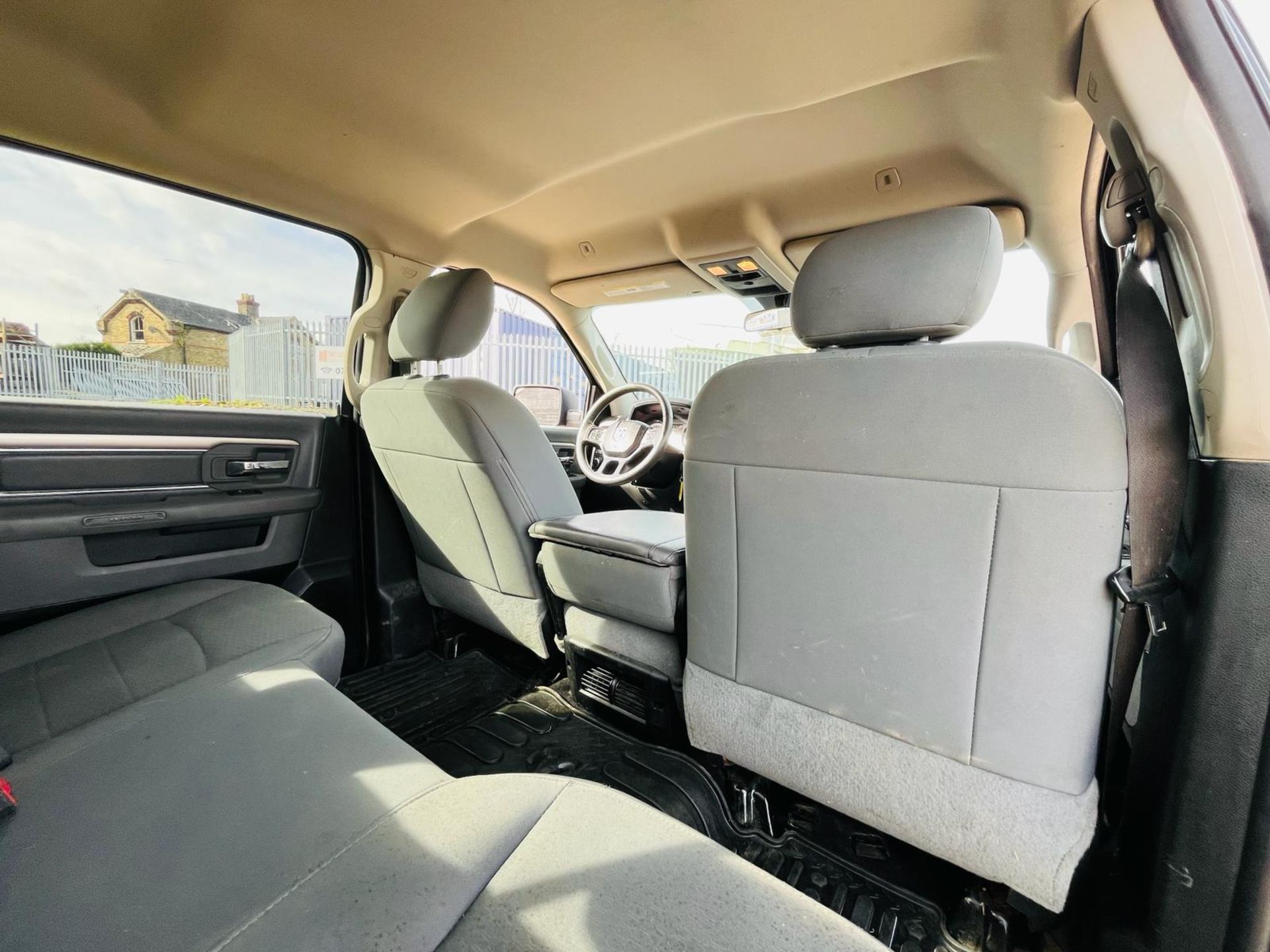 Dodge Ram 5.7 Hemi 1500 SLT 4WD Crew Cab ' 2018 Year' A/C - Fresh Import - ULEZ Compliant - Image 26 of 32