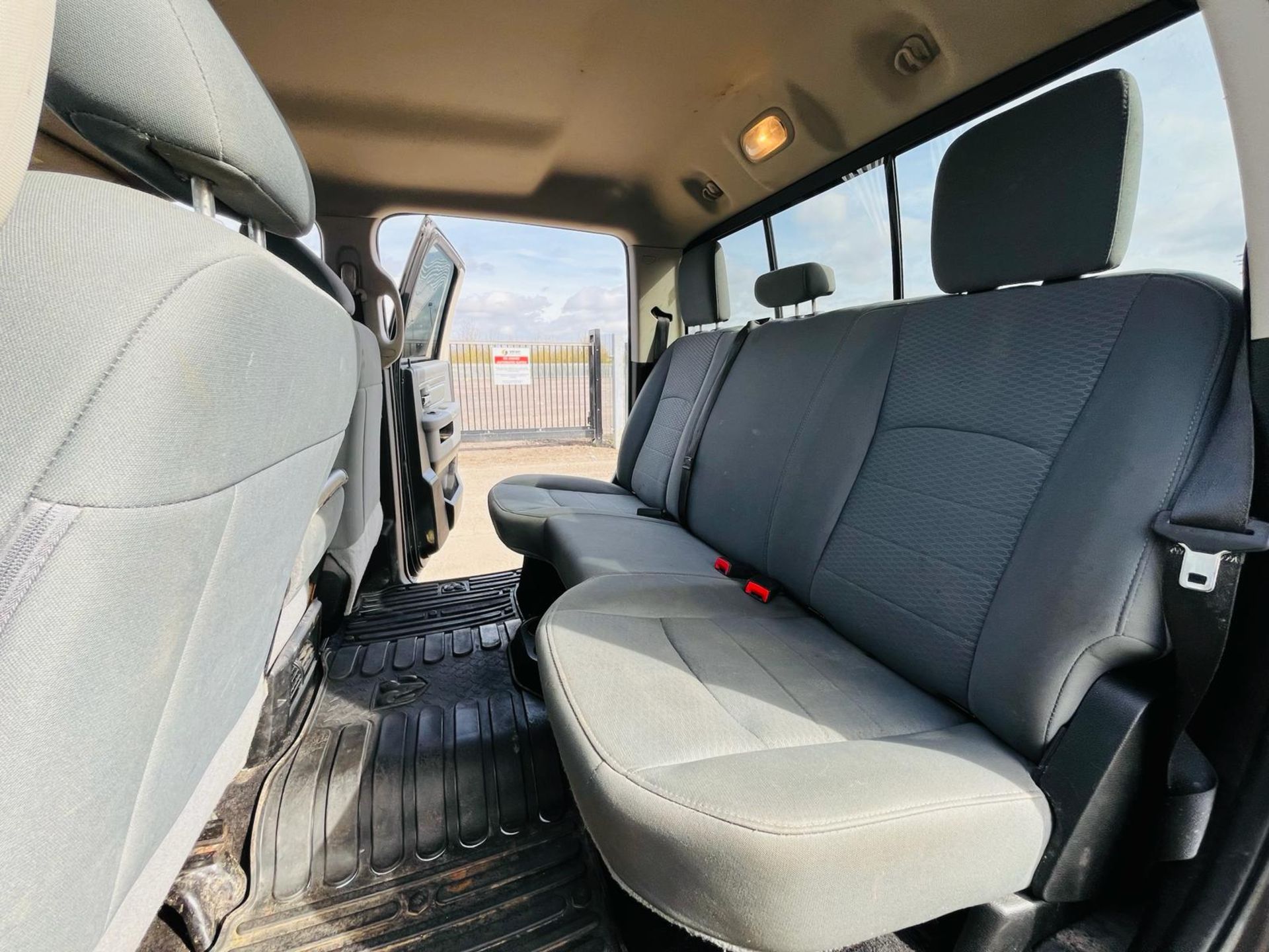 Dodge Ram 5.7 Hemi 1500 SLT 4WD Crew Cab ' 2018 Year' A/C - Fresh Import - ULEZ Compliant - Image 30 of 32