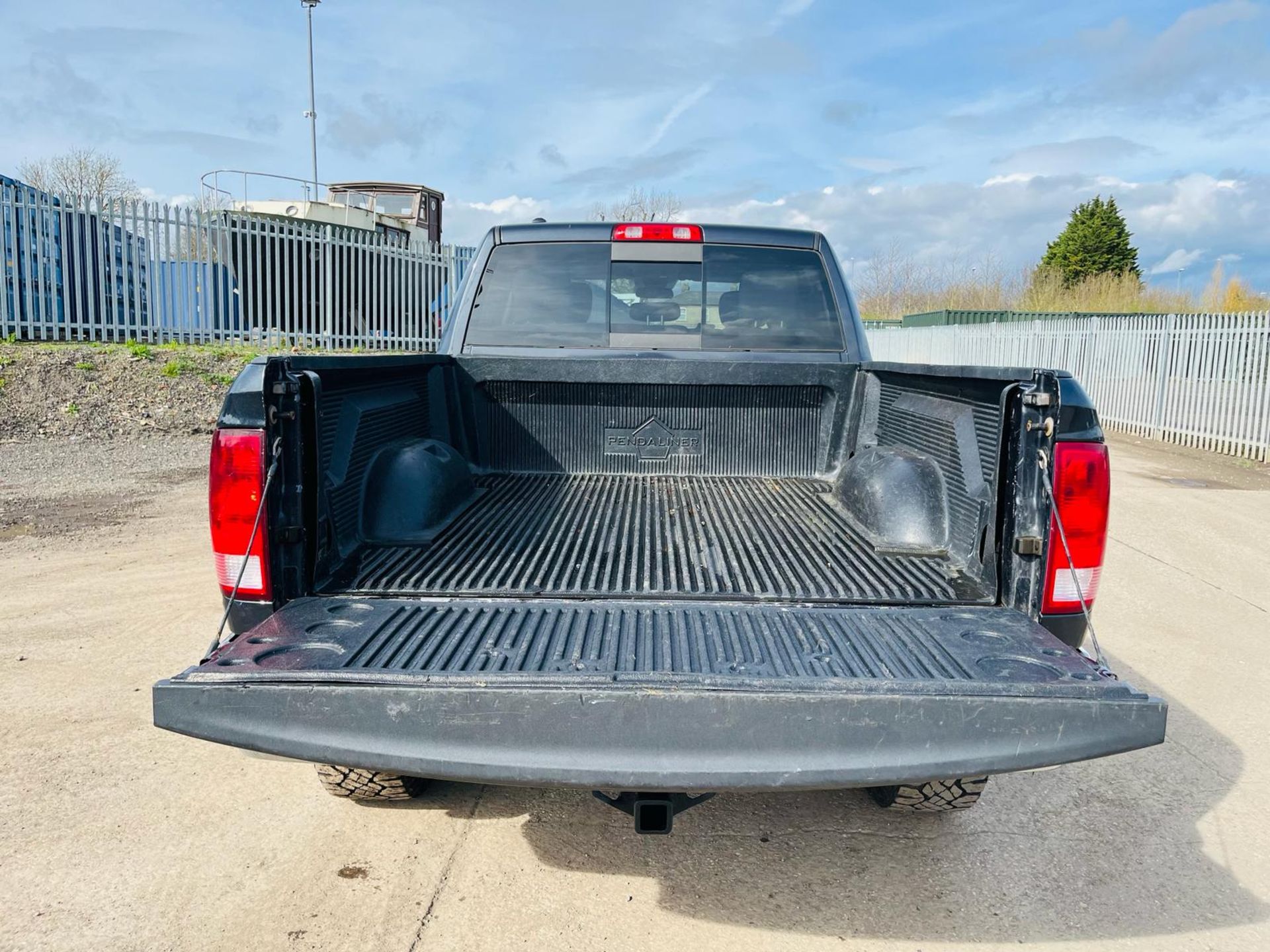 Dodge Ram 5.7 Hemi 1500 SLT 4WD Crew Cab ' 2018 Year' A/C - Fresh Import - ULEZ Compliant - Image 7 of 32