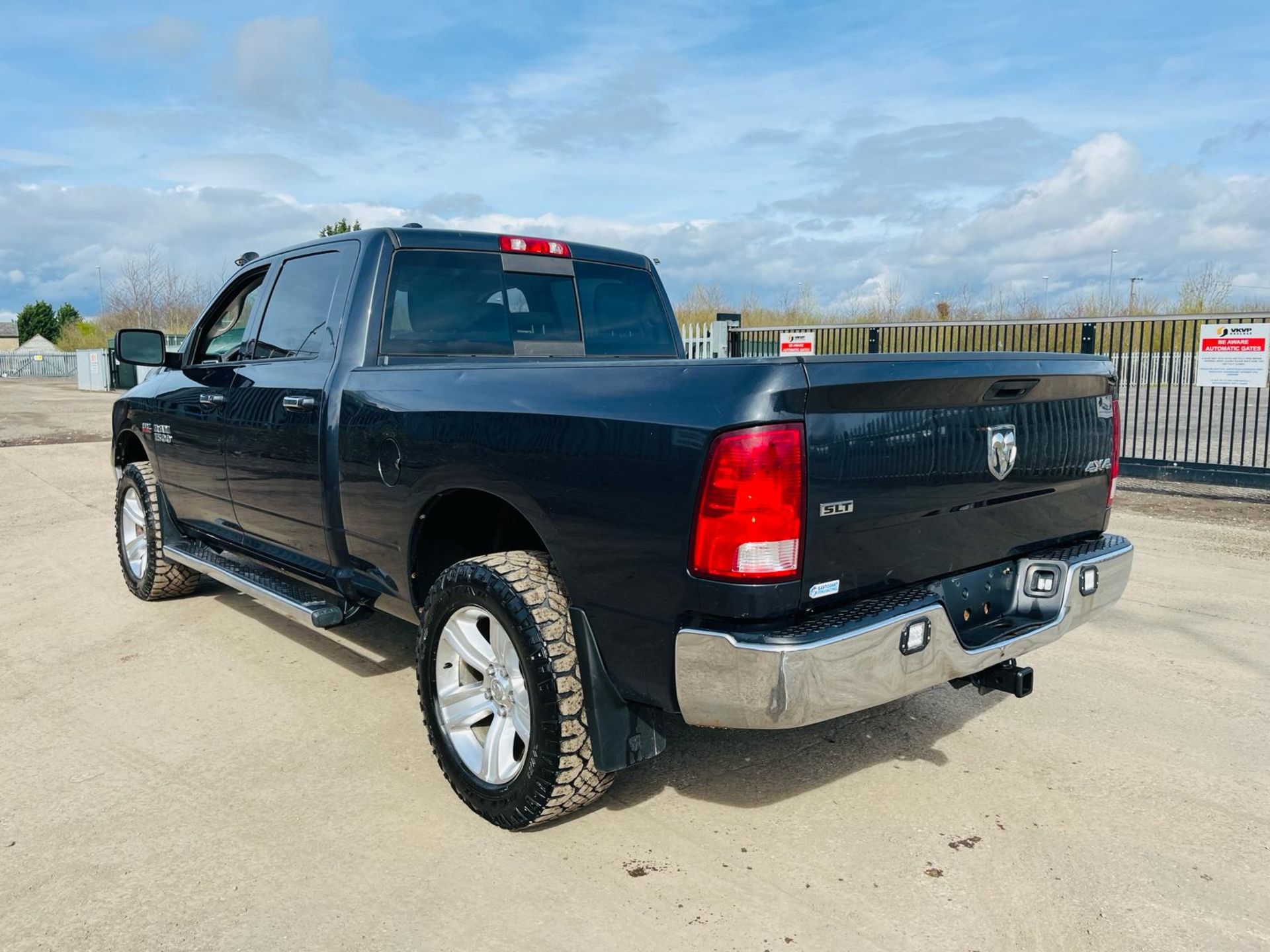 Dodge Ram 5.7 Hemi 1500 SLT 4WD Crew Cab ' 2018 Year' A/C - Fresh Import - ULEZ Compliant - Image 5 of 32