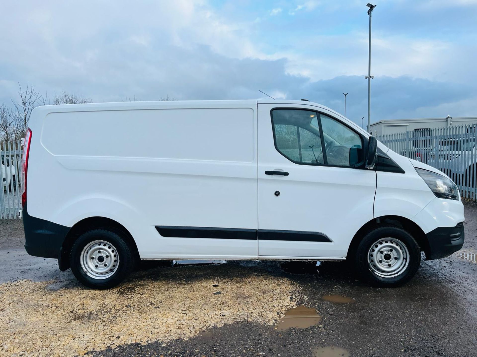 ** ON SALE **Ford Transit Custom 2.0 Ecoblue 105 300 Leader L1H1 PanelVan 2020 '70 Reg'-Bulkhead - Image 13 of 27