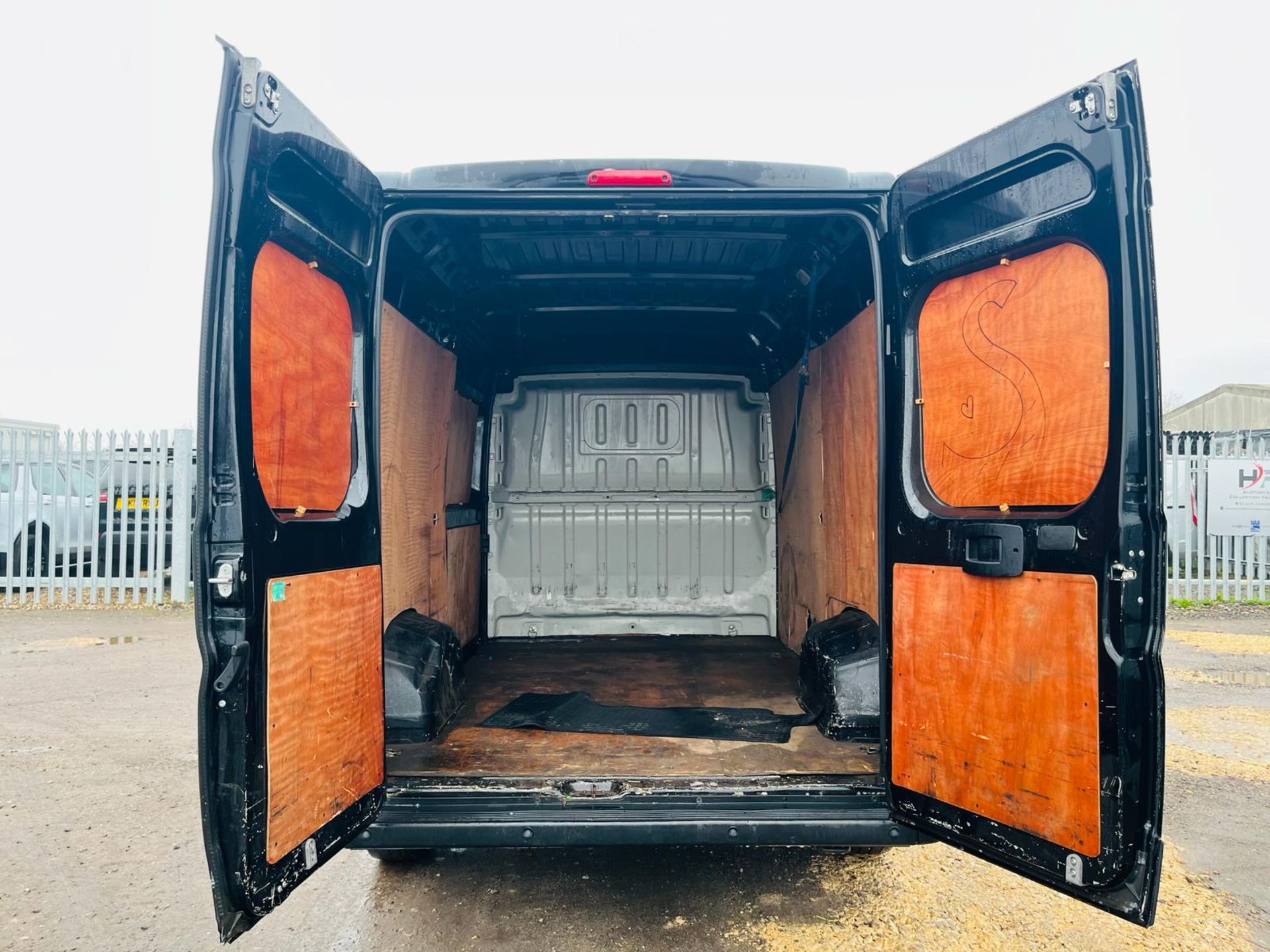 Peugeot Boxer 335 2.0 Bluehdi 130 Professional L2 H2 Panel Van 2019 '19 Reg' -ULEZ Compliant -No Vat - Bild 9 aus 26