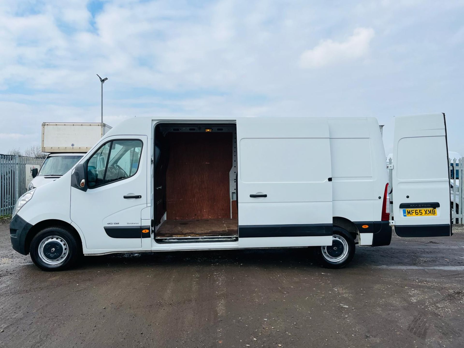** ON SALE ** Renault Master Business 35 2.3 Energy DCI 135 3.5T L3H2 2015 '65 Reg'-A/C - Image 5 of 27