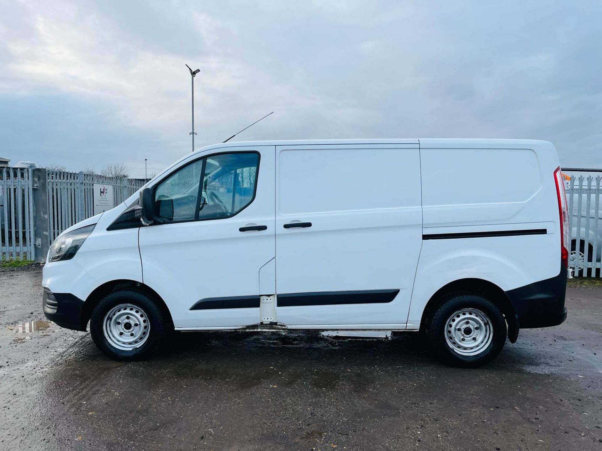 ** ON SALE **Ford Transit Custom 2.0 Ecoblue 105 300 Leader L1H1 PanelVan 2020 '70 Reg'-Bulkhead - Image 4 of 27